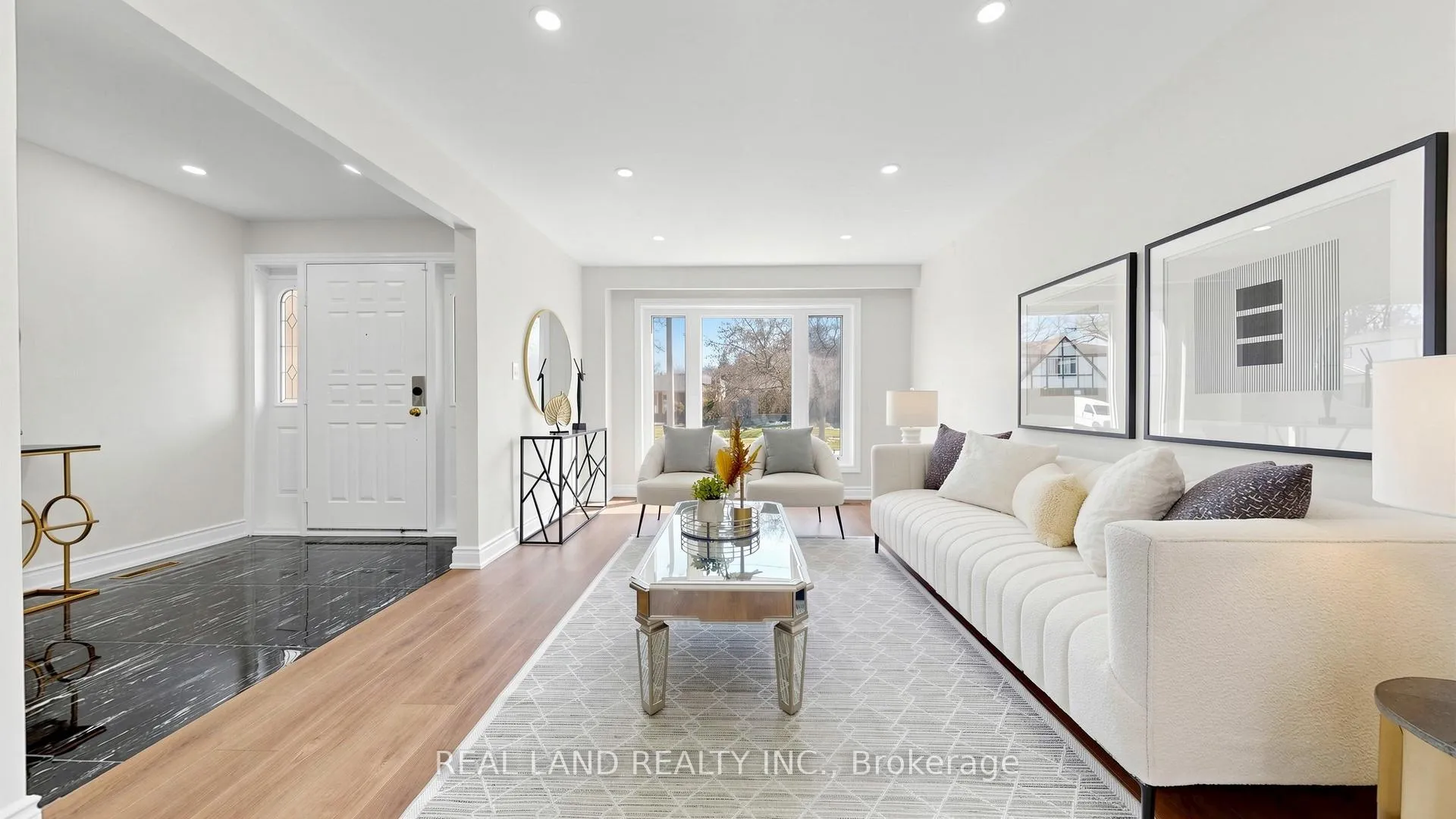 Photo 5 of 54 Marblemount Crescent, Scarborough, Tam O'Shanter-Sullivan — HOMEH