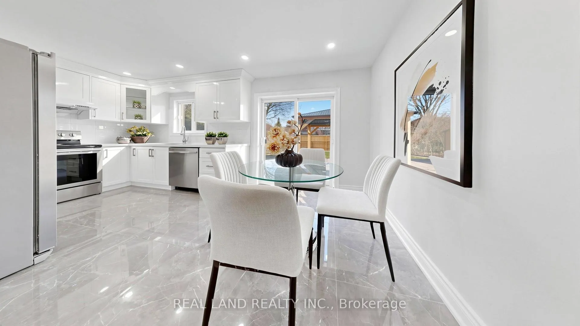 Photo 11 of 54 Marblemount Crescent, Scarborough, Tam O'Shanter-Sullivan — HOMEH