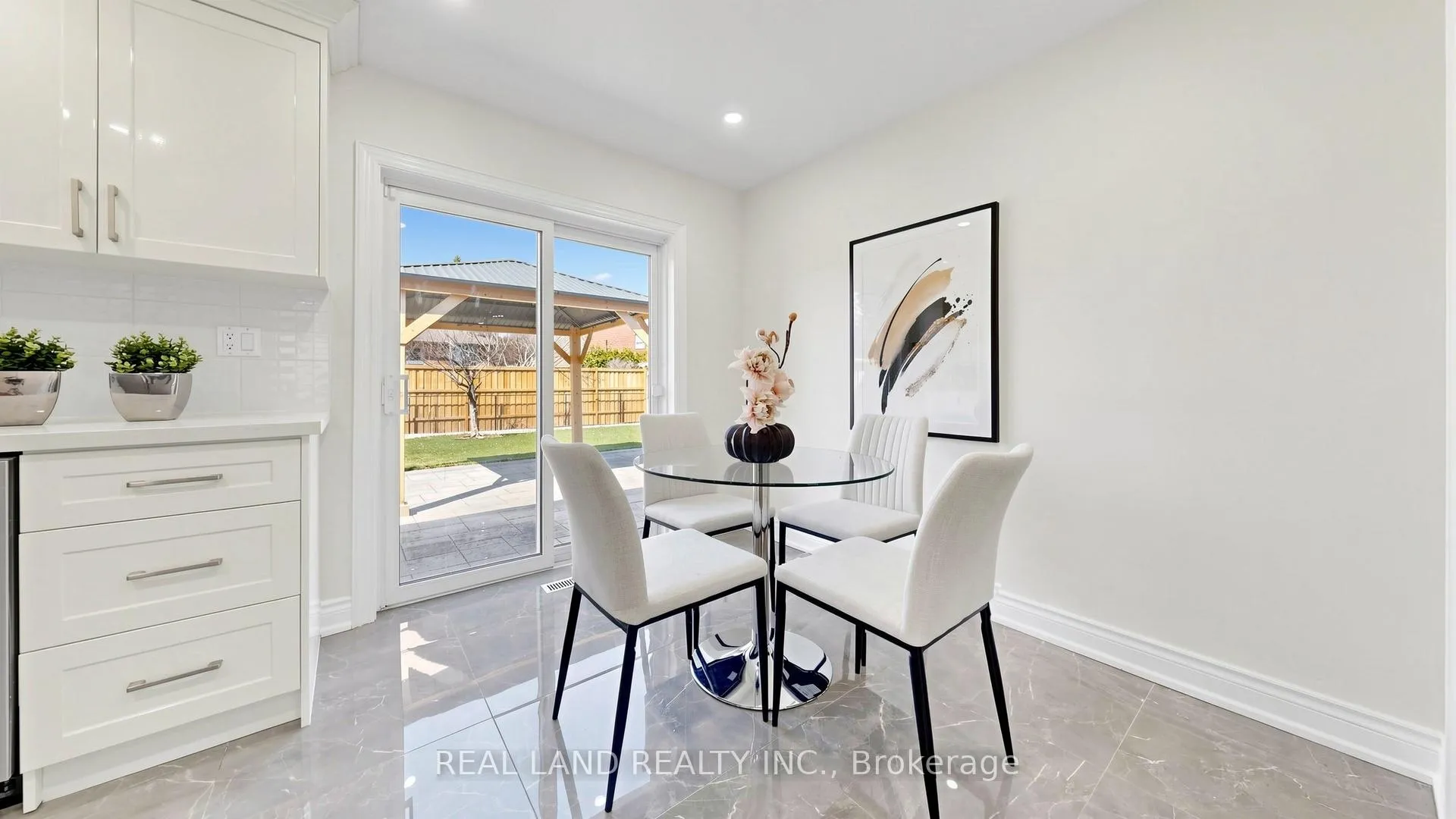 Photo 12 of 54 Marblemount Crescent, Scarborough, Tam O'Shanter-Sullivan — HOMEH