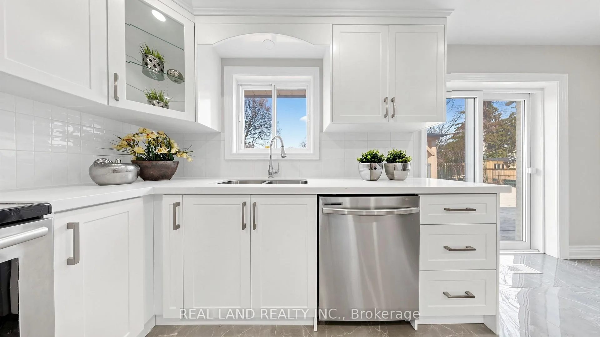 Photo 15 of 54 Marblemount Crescent, Scarborough, Tam O'Shanter-Sullivan — HOMEH