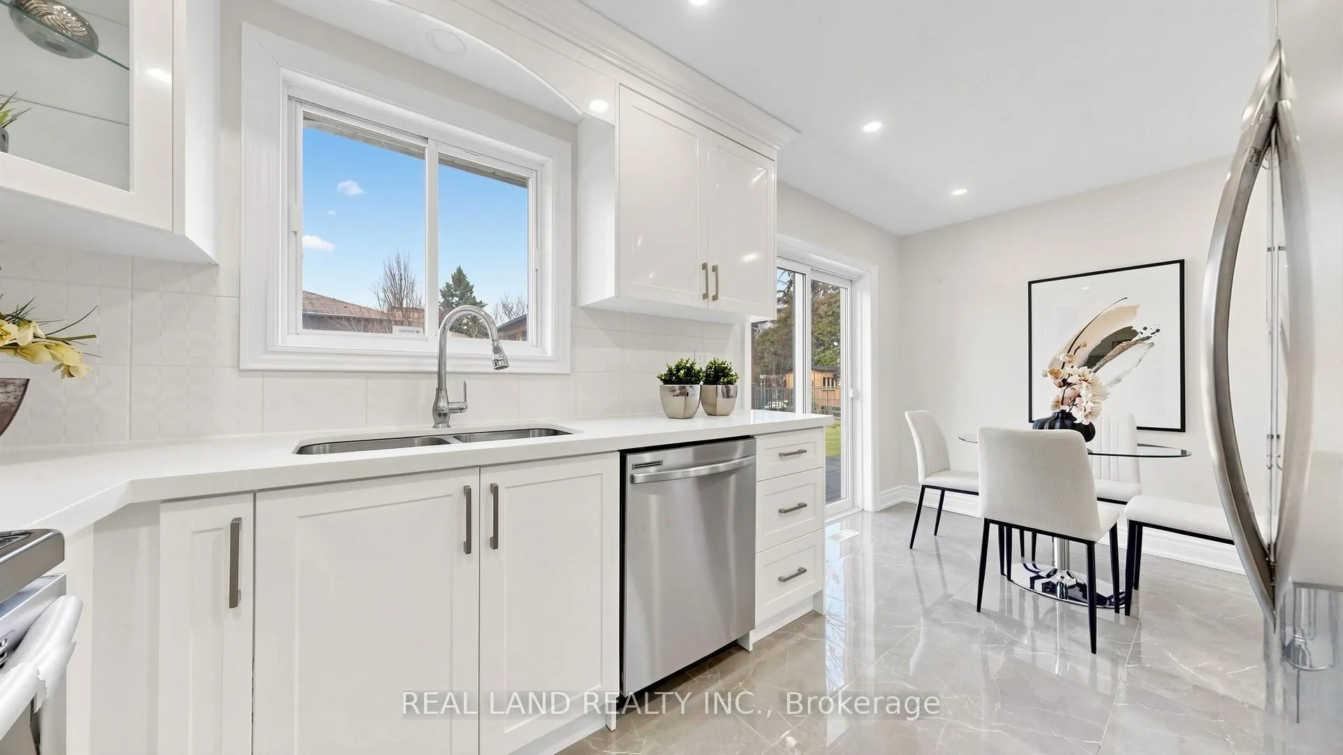 Photo 16 of 54 Marblemount Crescent, Scarborough, Tam O'Shanter-Sullivan — HOMEH
