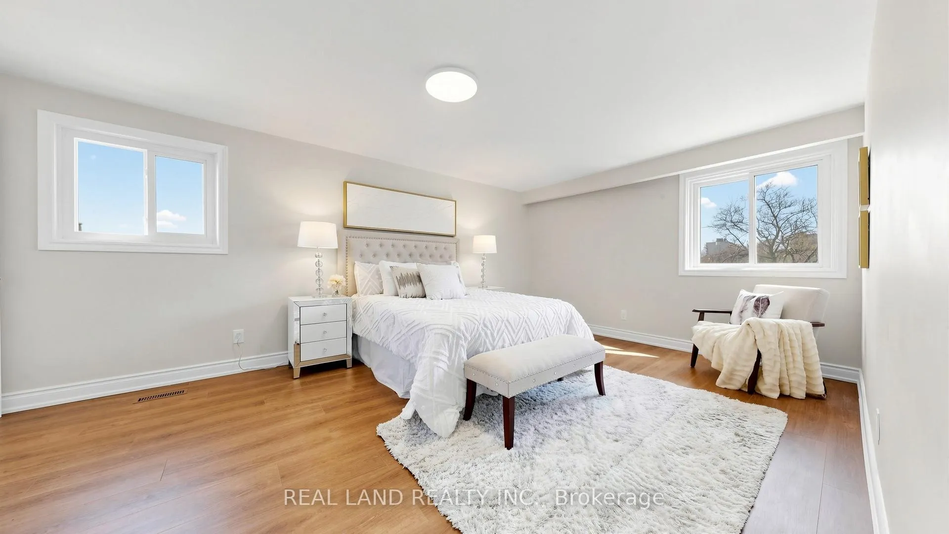 Photo 19 of 54 Marblemount Crescent, Scarborough, Tam O'Shanter-Sullivan — HOMEH