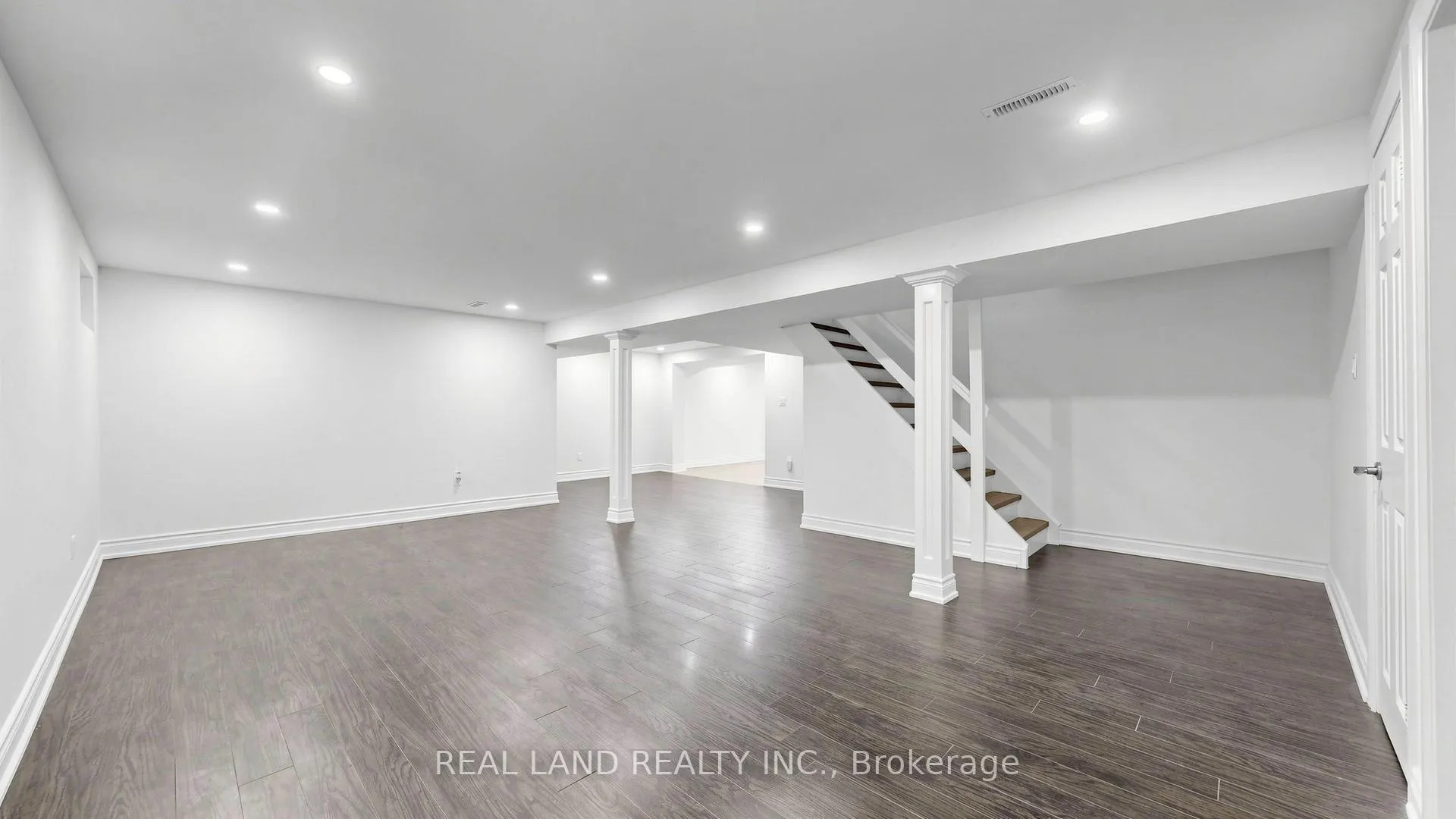 Photo 30 of 54 Marblemount Crescent, Scarborough, Tam O'Shanter-Sullivan — HOMEH