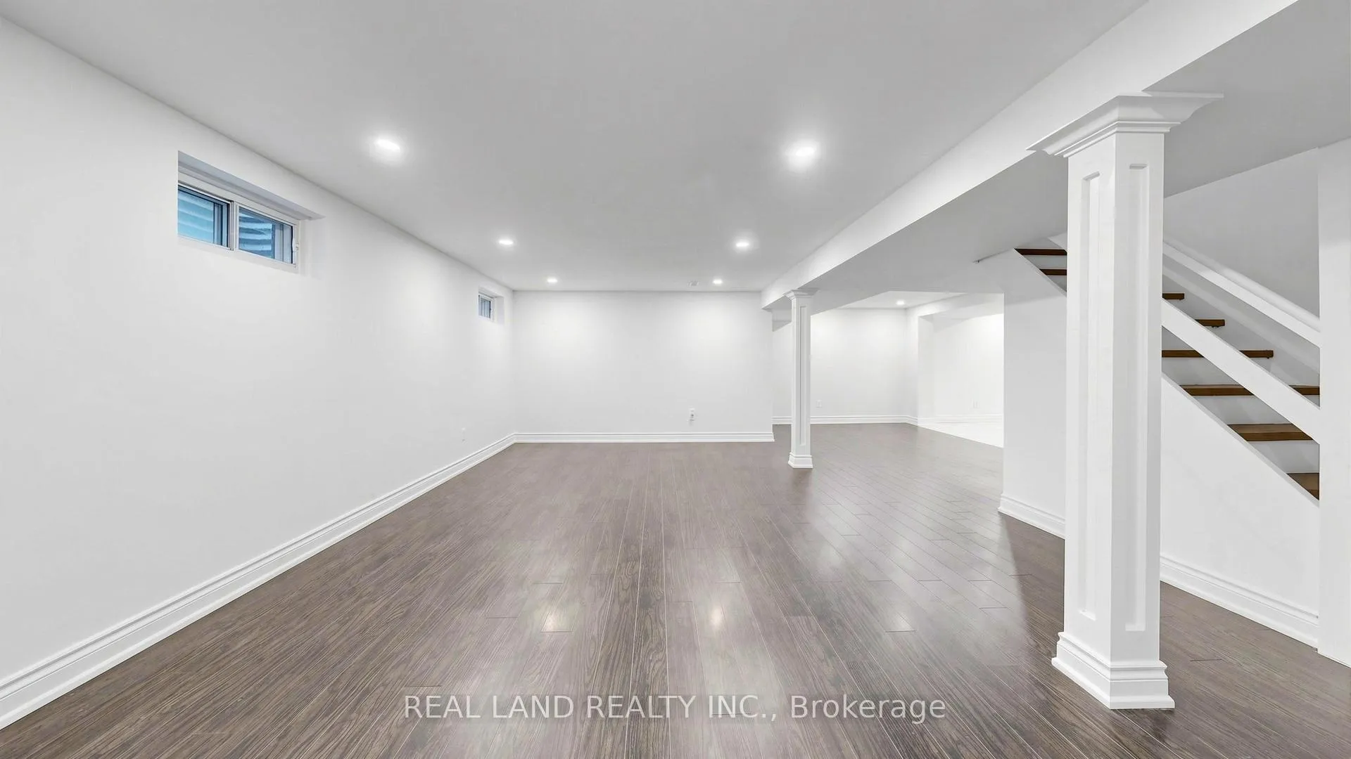 Photo 32 of 54 Marblemount Crescent, Scarborough, Tam O'Shanter-Sullivan — HOMEH