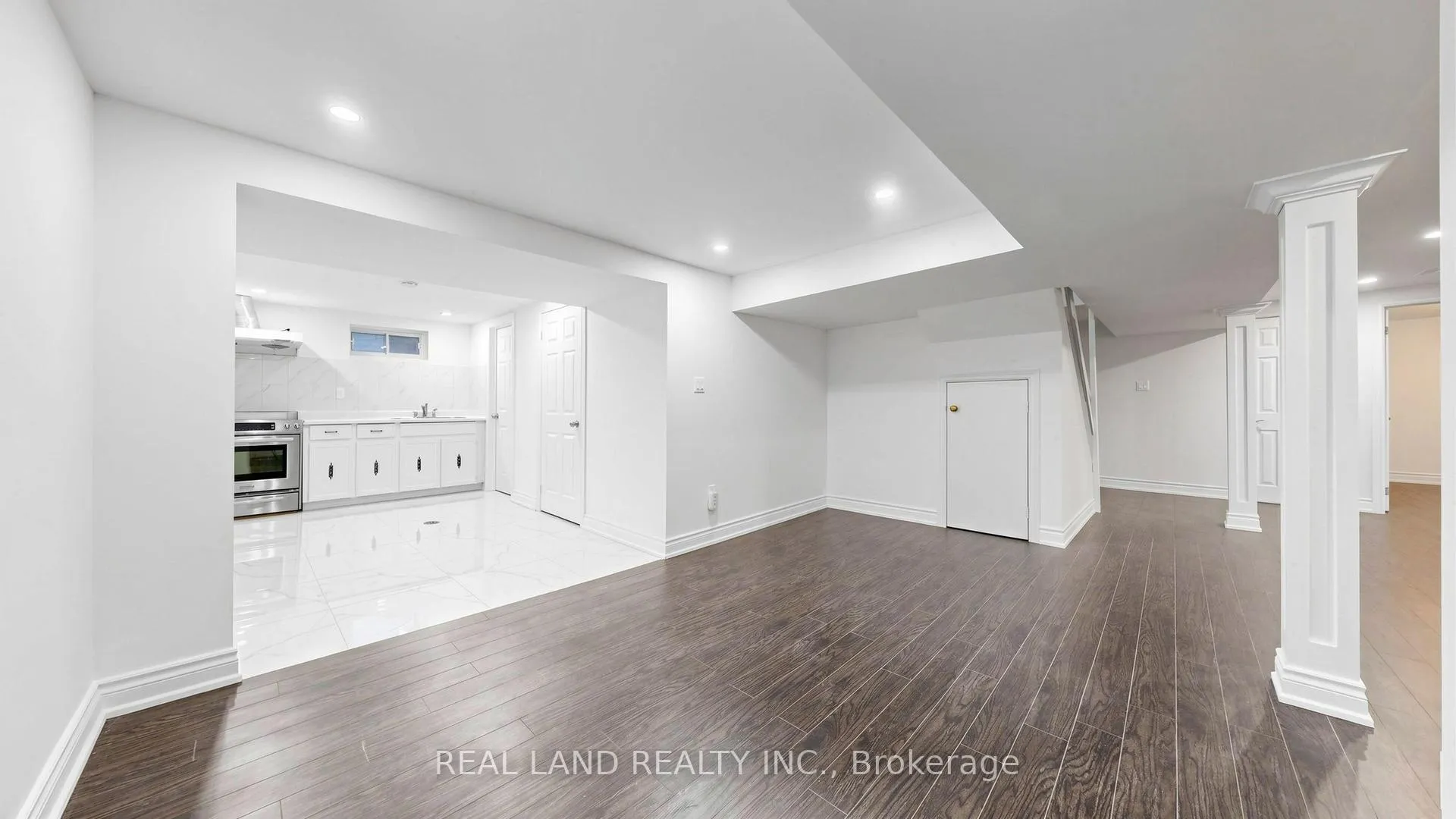 Photo 33 of 54 Marblemount Crescent, Scarborough, Tam O'Shanter-Sullivan — HOMEH