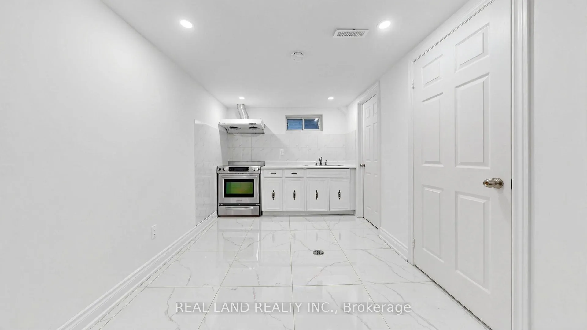 Photo 34 of 54 Marblemount Crescent, Scarborough, Tam O'Shanter-Sullivan — HOMEH
