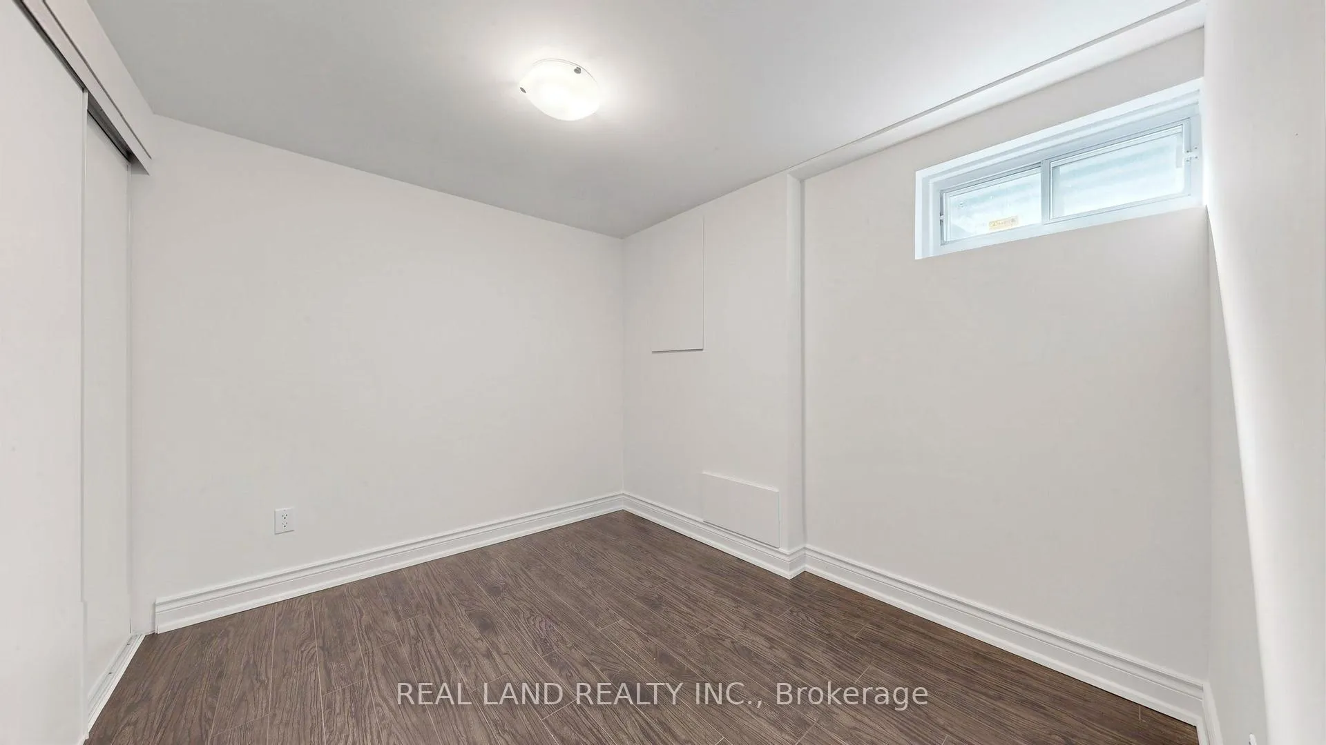 Photo 35 of 54 Marblemount Crescent, Scarborough, Tam O'Shanter-Sullivan — HOMEH