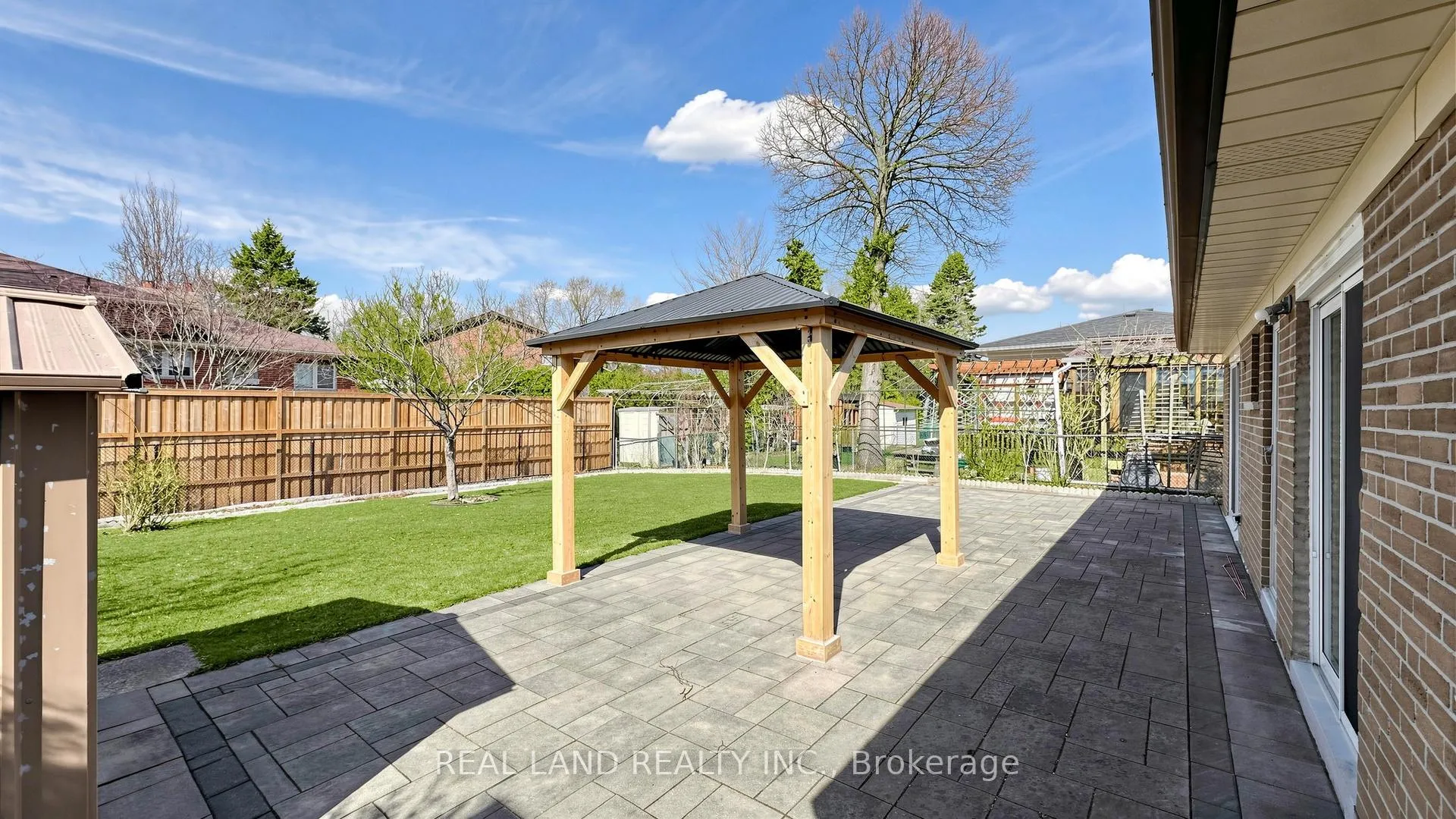 Photo 42 of 54 Marblemount Crescent, Scarborough, Tam O'Shanter-Sullivan — HOMEH