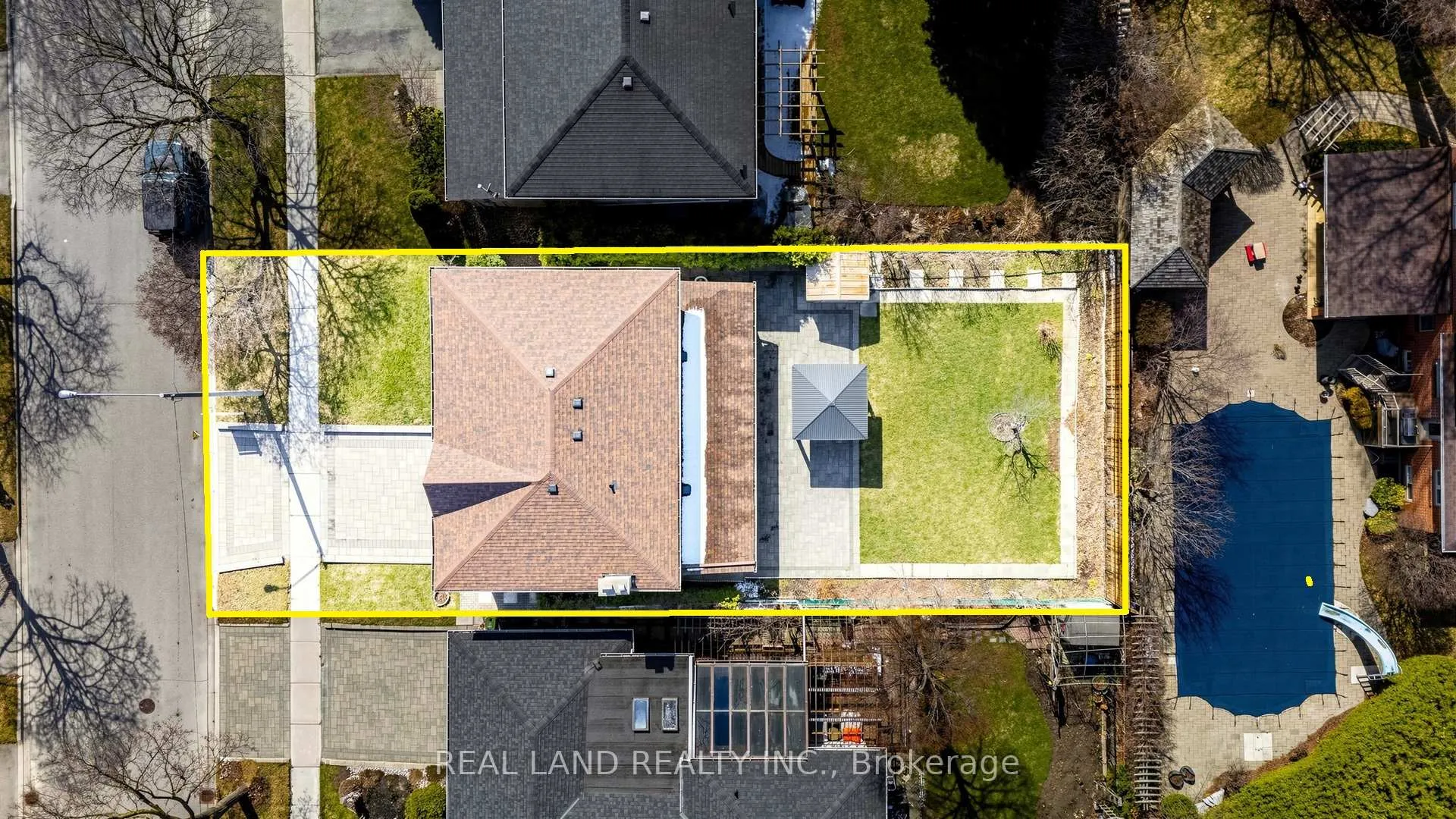 Photo 45 of 54 Marblemount Crescent, Scarborough, Tam O'Shanter-Sullivan — HOMEH