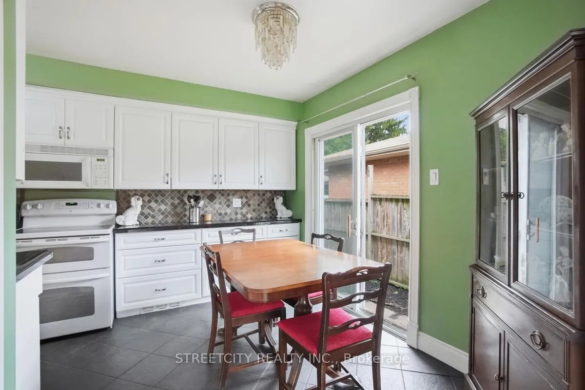 Photo 6 of 68 Talavera Crescent, London, East I — HOMEH