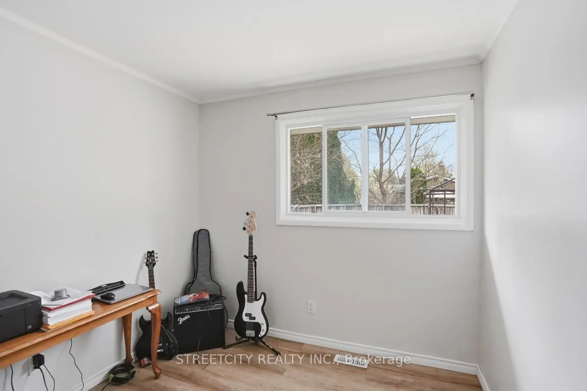 Photo 14 of 68 Talavera Crescent, London, East I — HOMEH