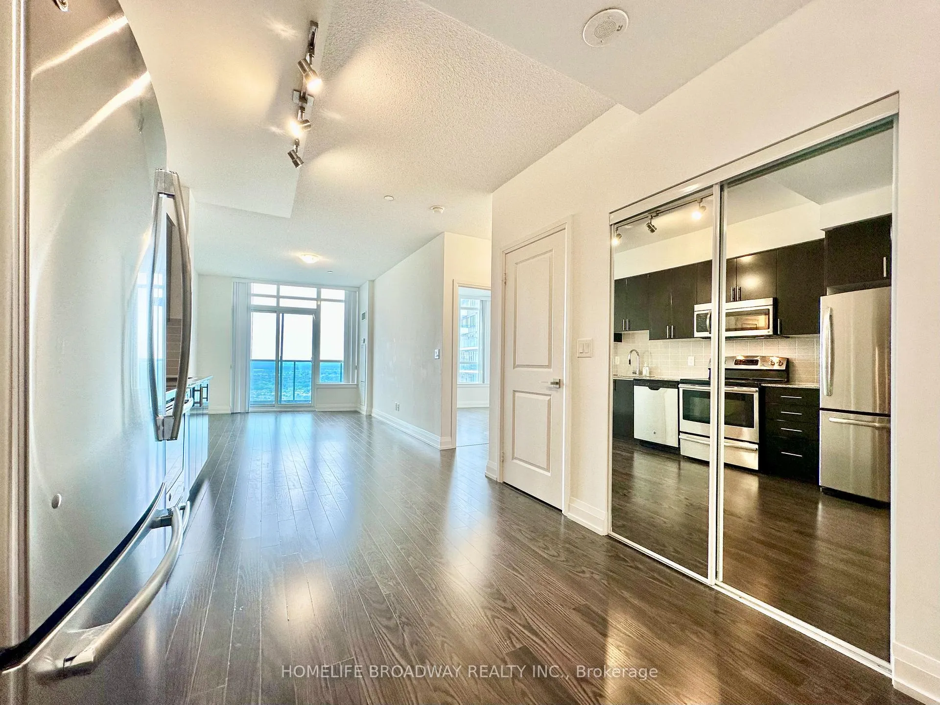 Photo 6 of Unit 2833, 7161 Yonge Street, Markham, Grandview — HOMEH