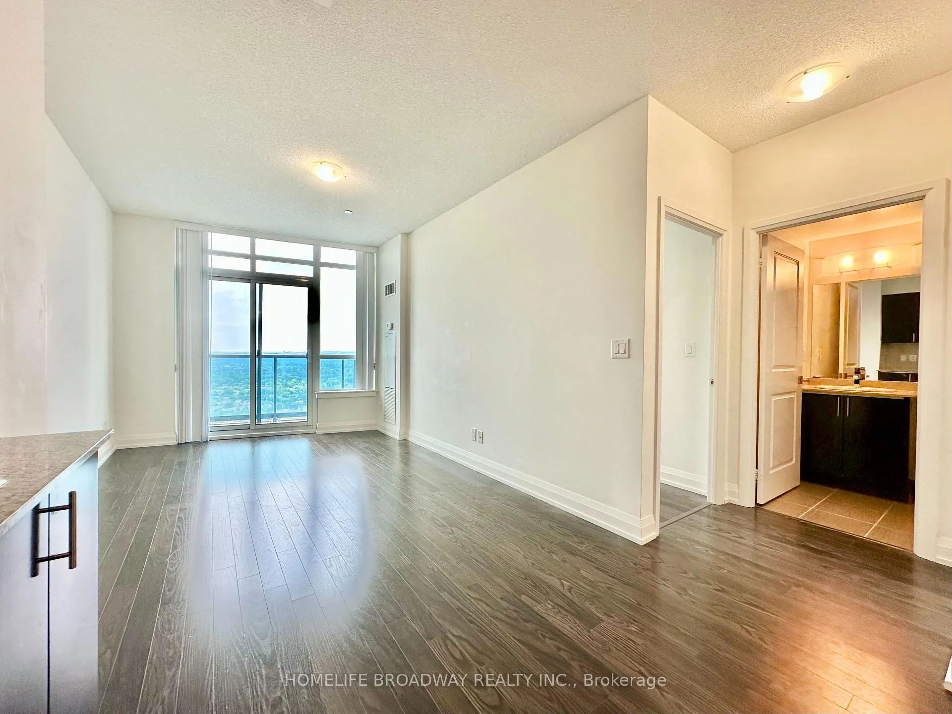 Photo 8 of Unit 2833, 7161 Yonge Street, Markham, Grandview — HOMEH