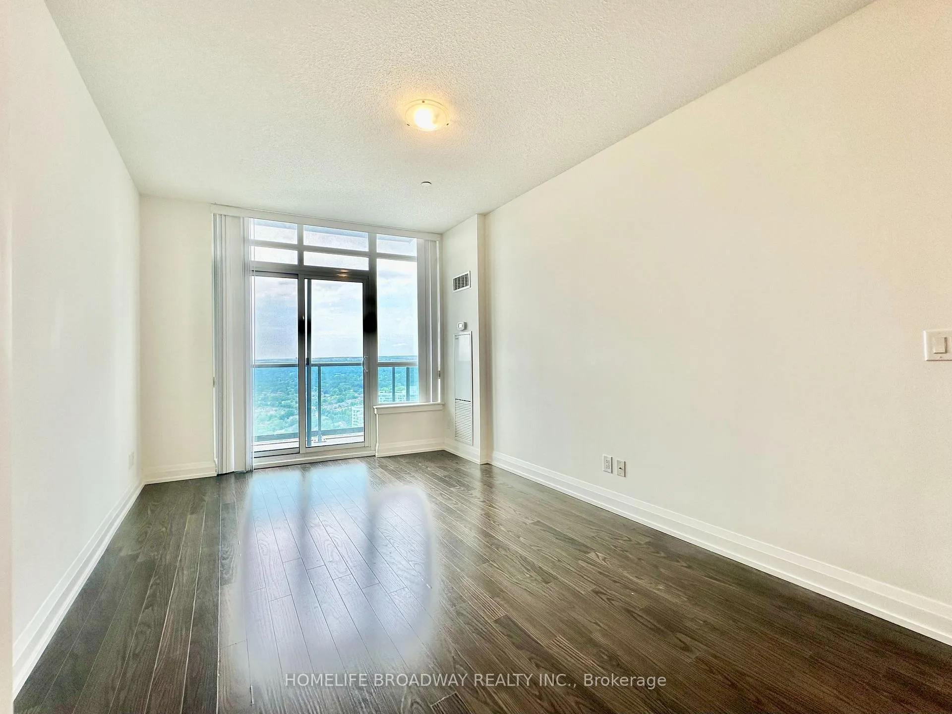 Photo 9 of Unit 2833, 7161 Yonge Street, Markham, Grandview — HOMEH