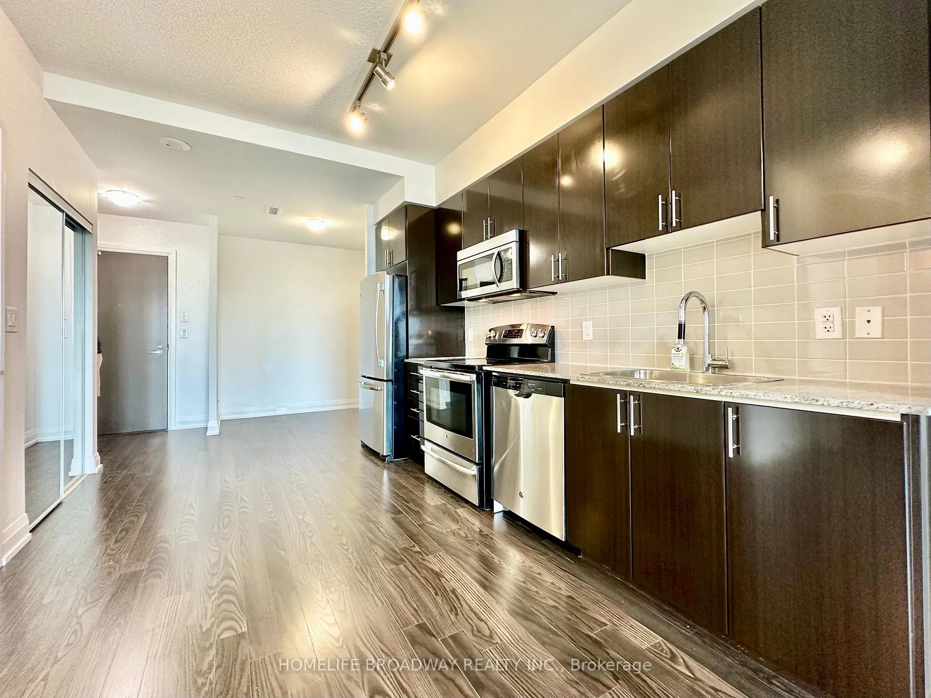 Photo 12 of Unit 2833, 7161 Yonge Street, Markham, Grandview — HOMEH