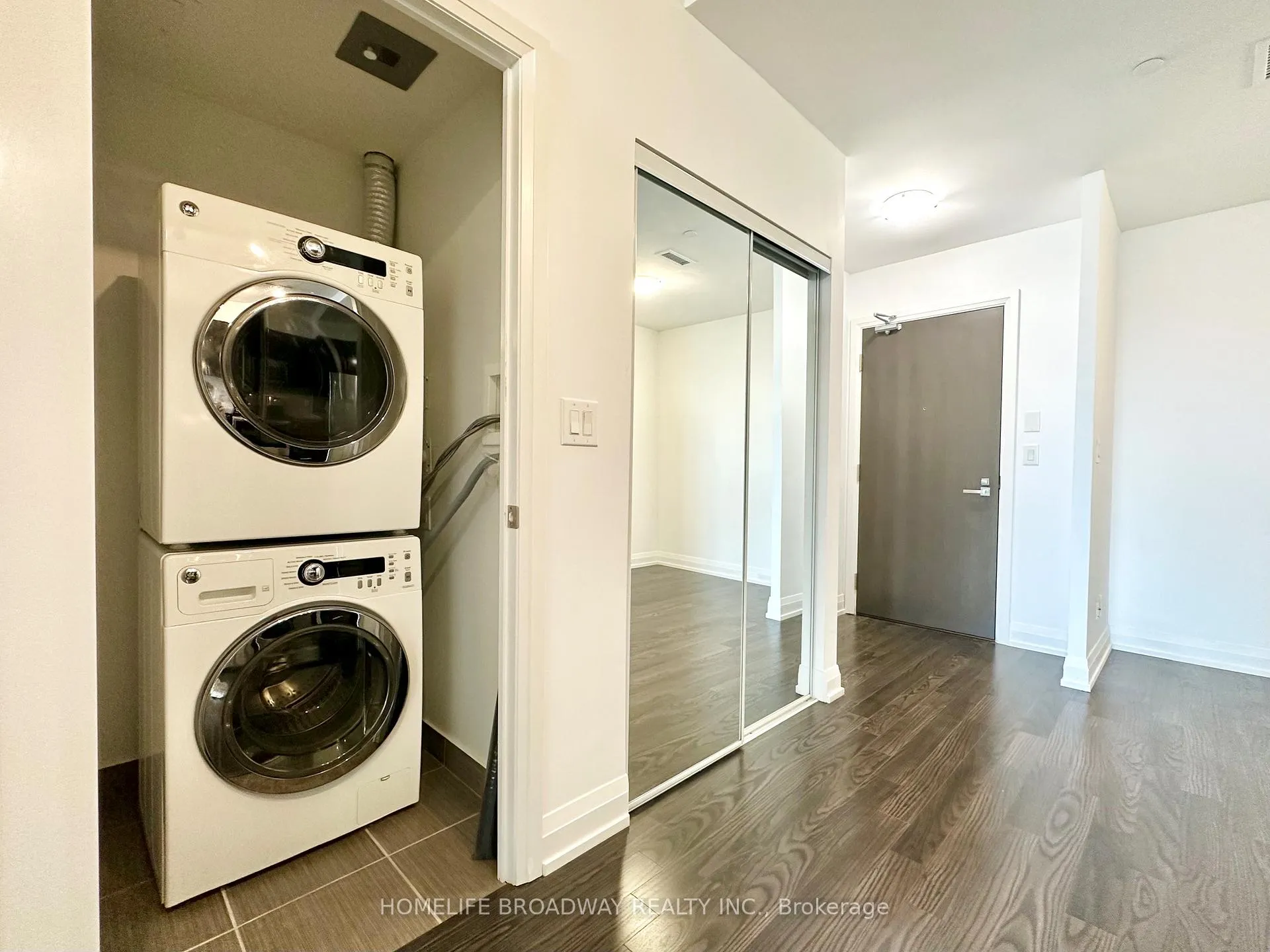 Photo 14 of Unit 2833, 7161 Yonge Street, Markham, Grandview — HOMEH