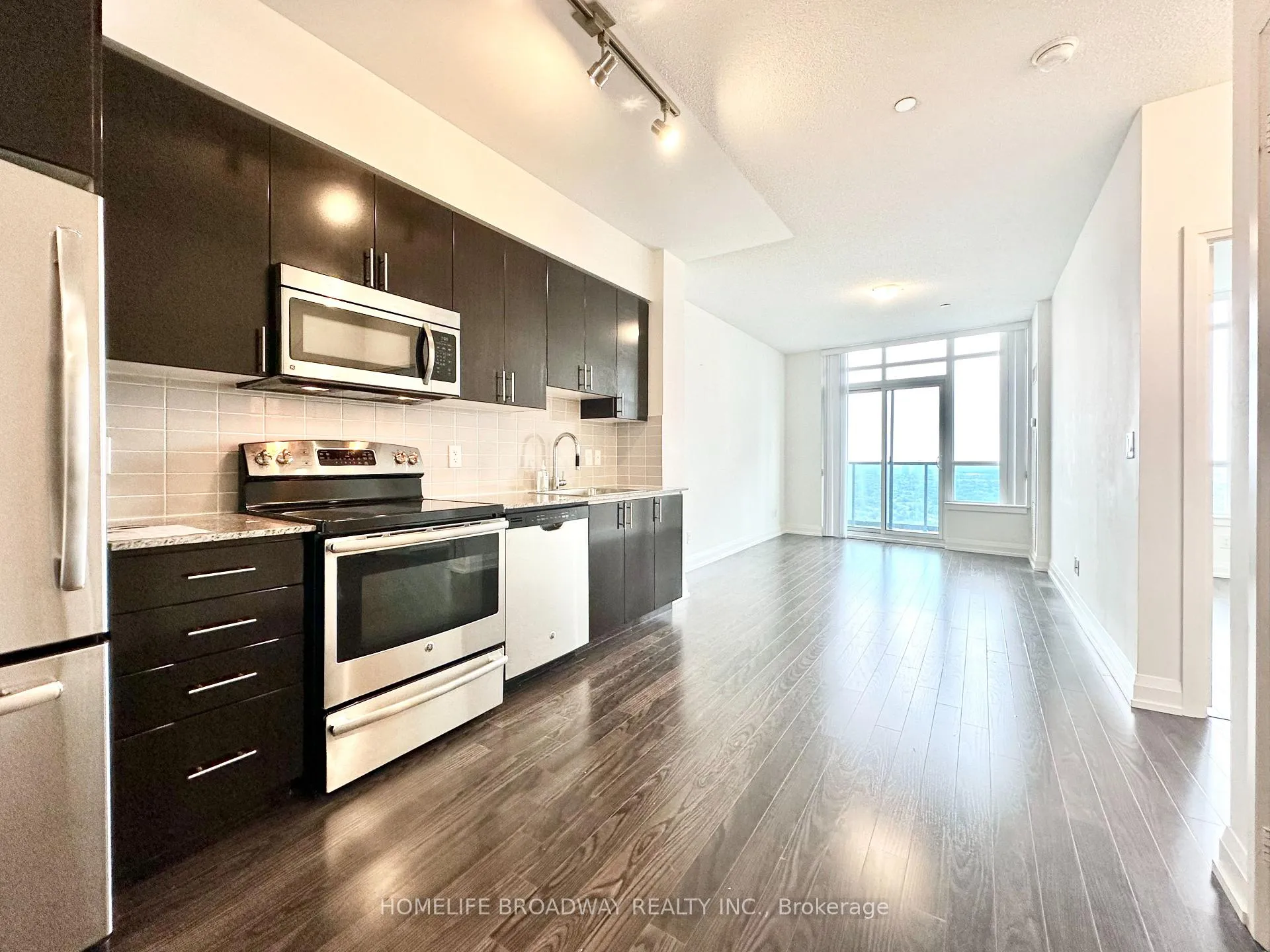 Photo 15 of Unit 2833, 7161 Yonge Street, Markham, Grandview — HOMEH