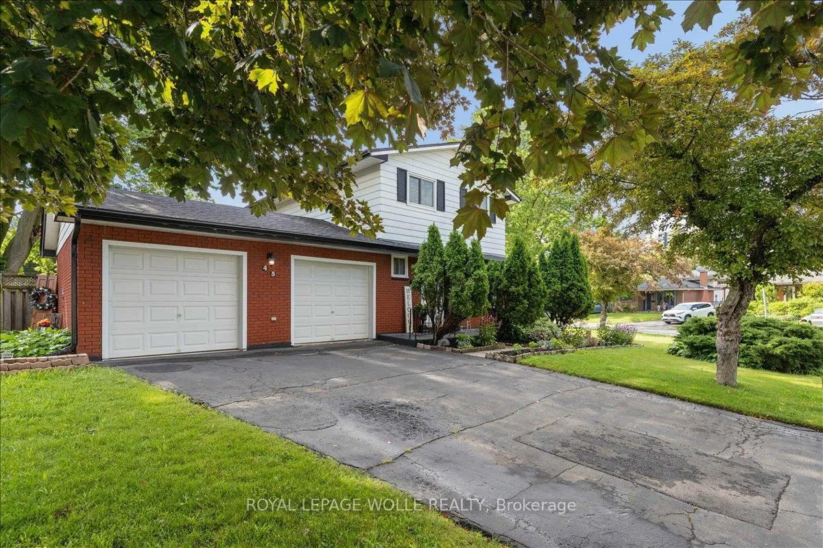 Photo 1 of 45 Arrowhead Crescent, Kitchener, Pioneer Park — HOMEH