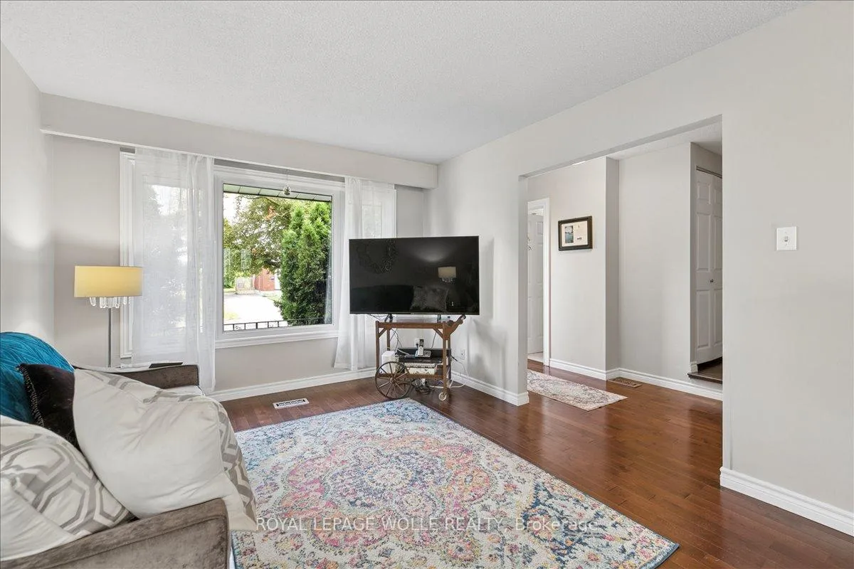 Photo 11 of 45 Arrowhead Crescent, Kitchener, Pioneer Park — HOMEH