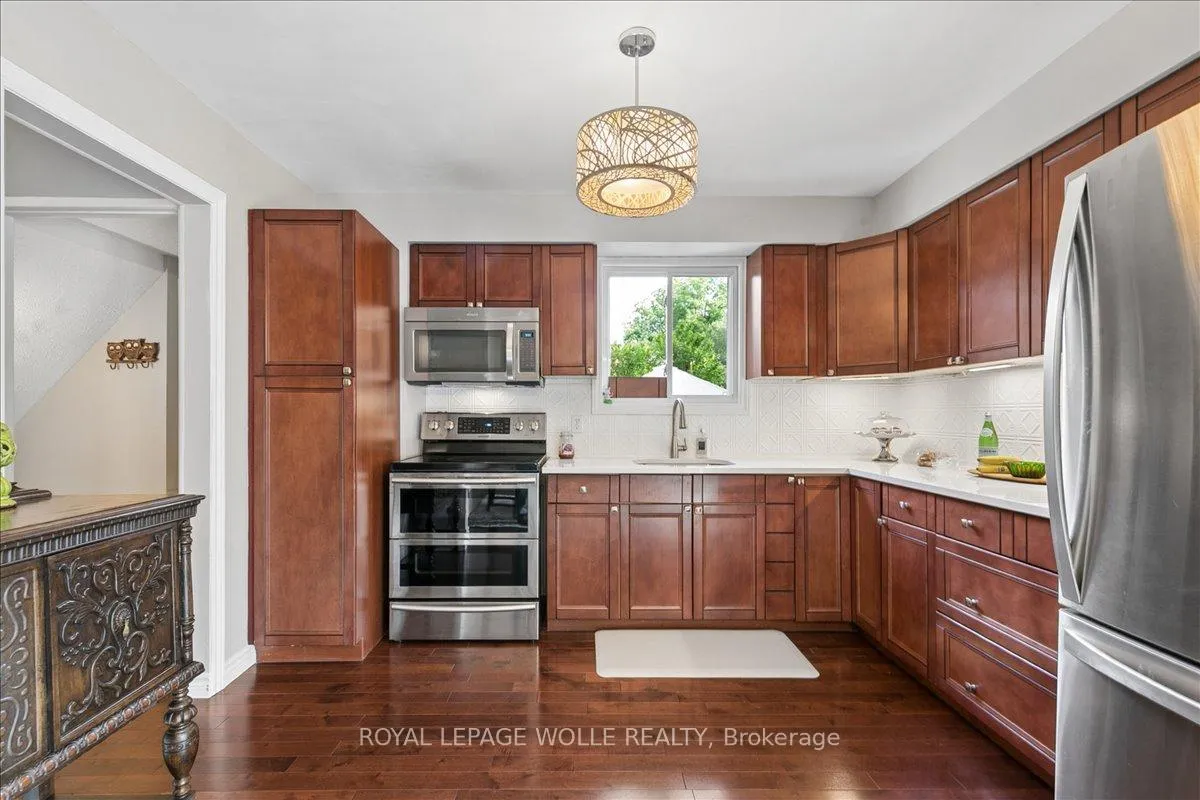 Photo 17 of 45 Arrowhead Crescent, Kitchener, Pioneer Park — HOMEH