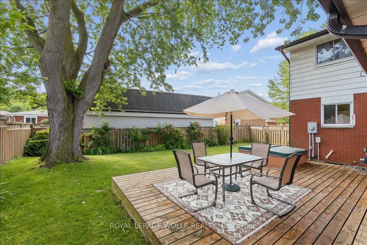 Photo 34 of 45 Arrowhead Crescent, Kitchener, Pioneer Park — HOMEH