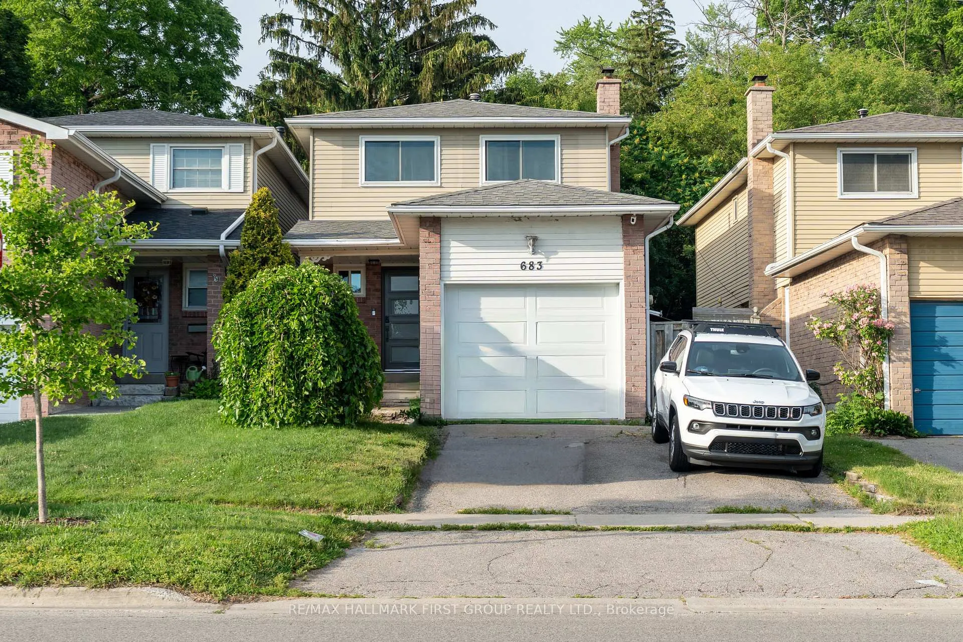 Front of 683 Grandview Drive