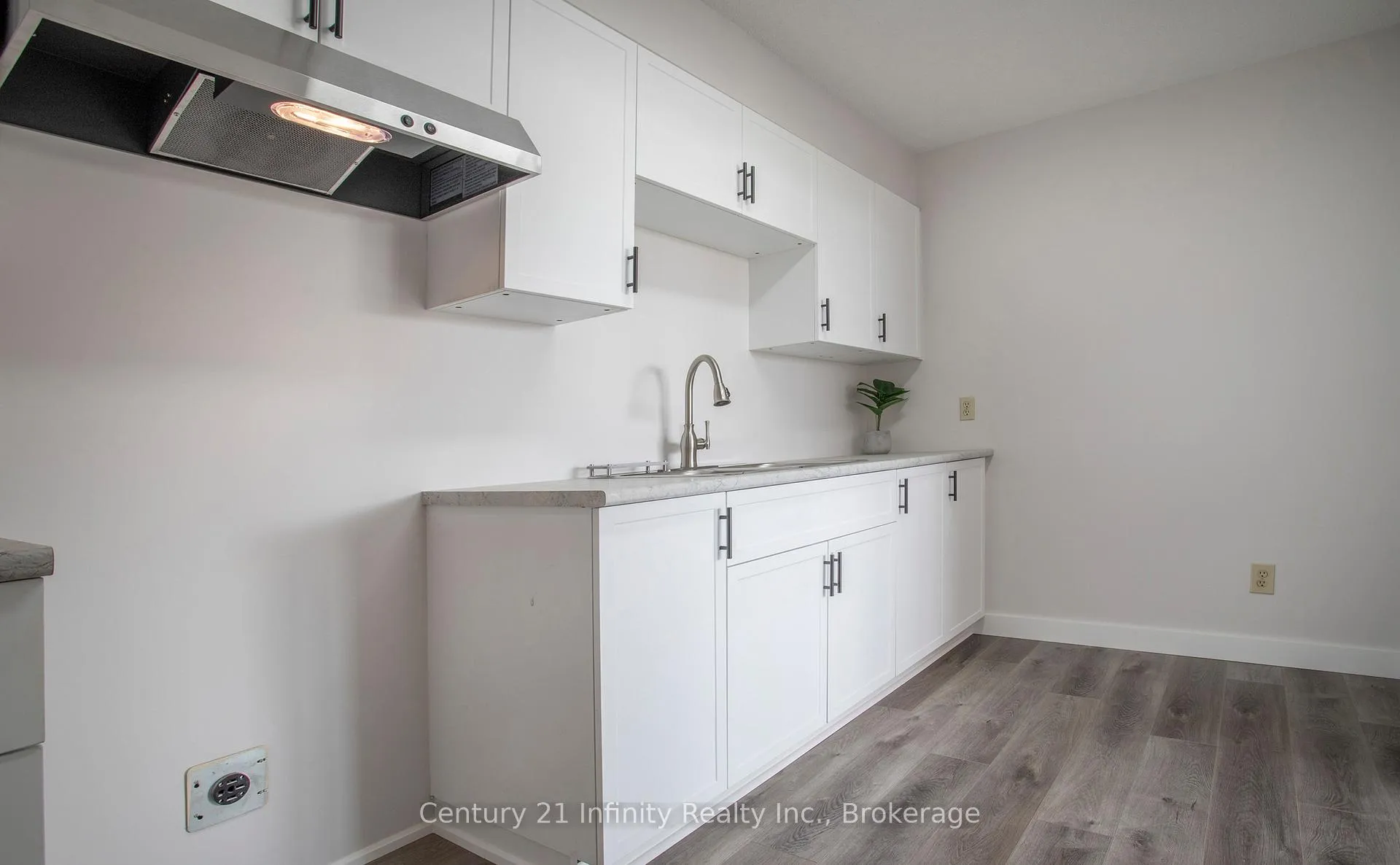 Photo 8 of Unit 422, 50 Richmond Street E, Oshawa, O'Neill — HOMEH