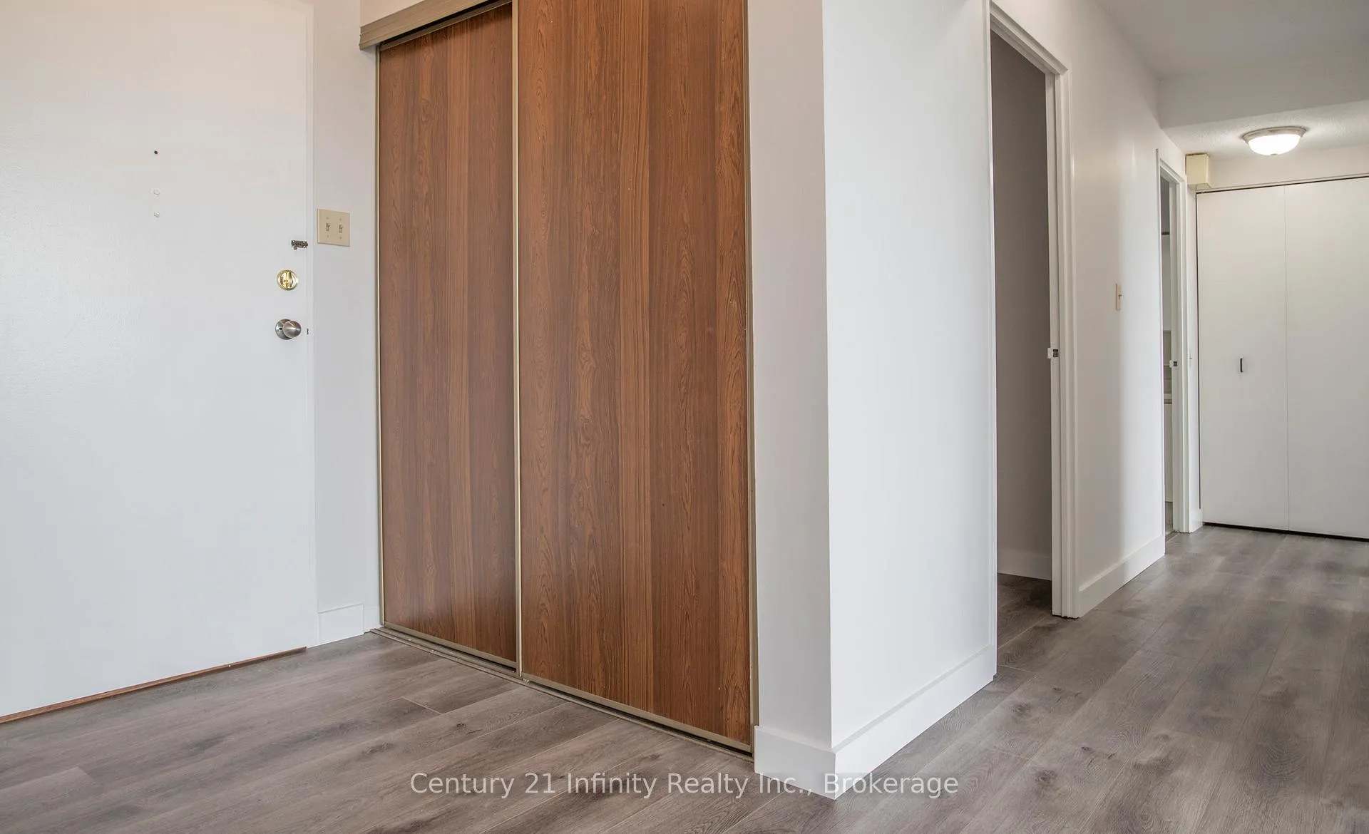 Photo 10 of Unit 422, 50 Richmond Street E, Oshawa, O'Neill — HOMEH