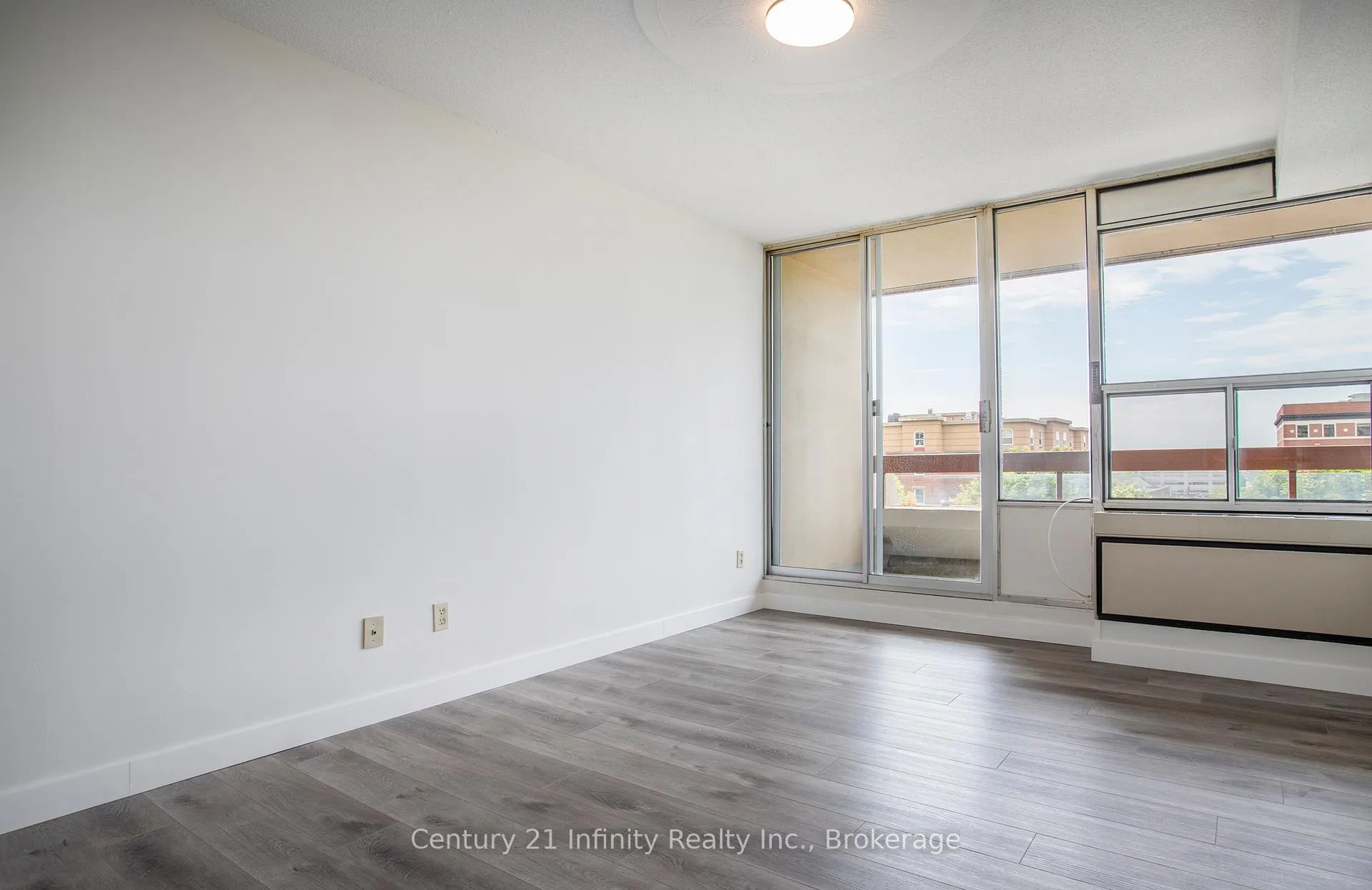 Photo 12 of Unit 422, 50 Richmond Street E, Oshawa, O'Neill — HOMEH