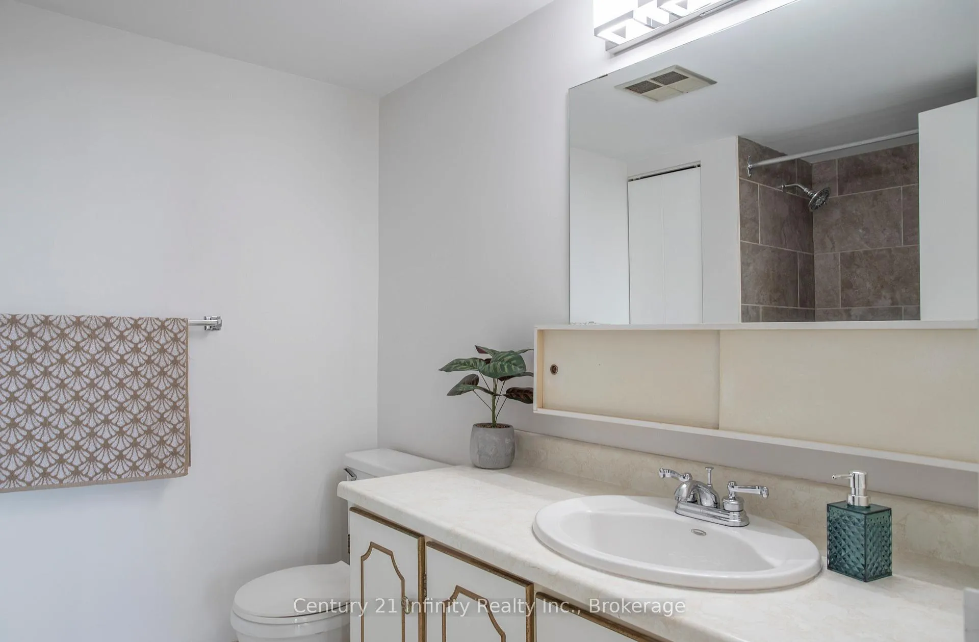 Photo 18 of Unit 422, 50 Richmond Street E, Oshawa, O'Neill — HOMEH