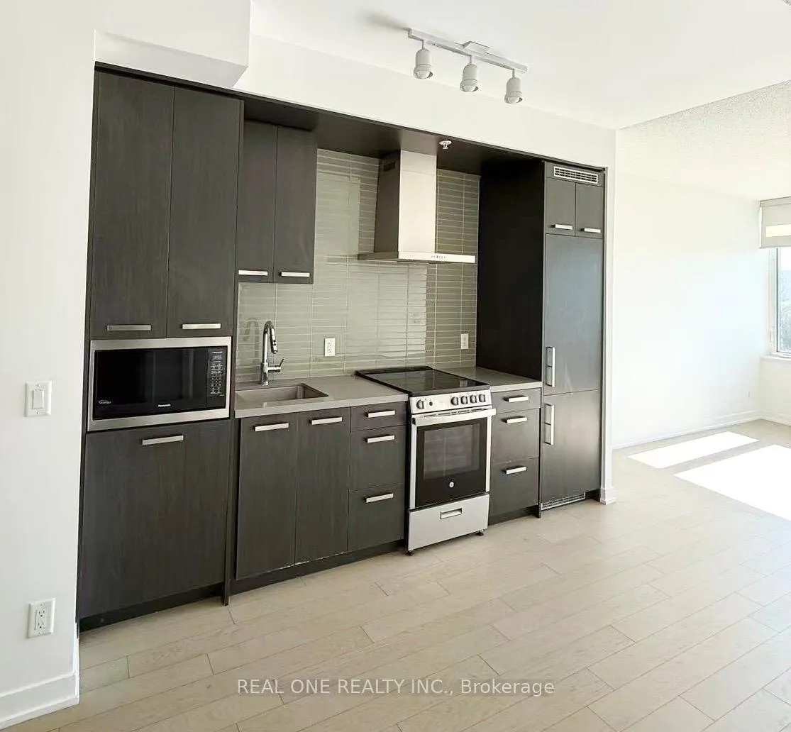 Photo 6 of Unit N410, 120 Bayview Avenue, Toronto, Waterfront Communities — HOMEH