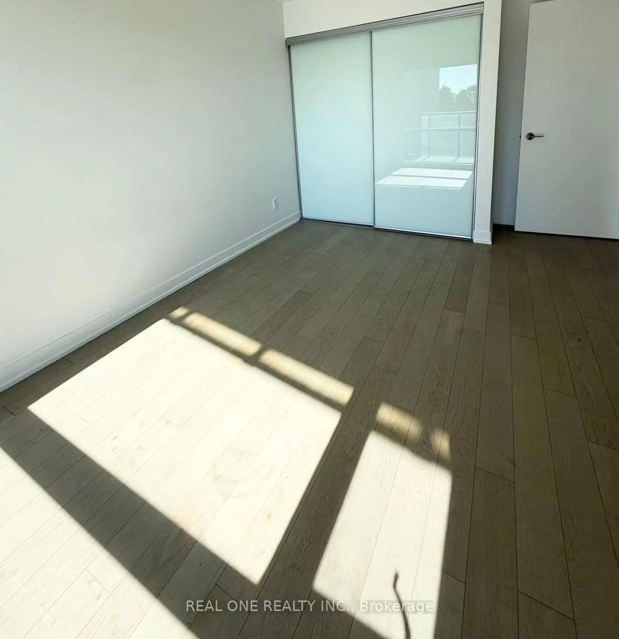 Photo 12 of Unit N410, 120 Bayview Avenue, Toronto, Waterfront Communities — HOMEH