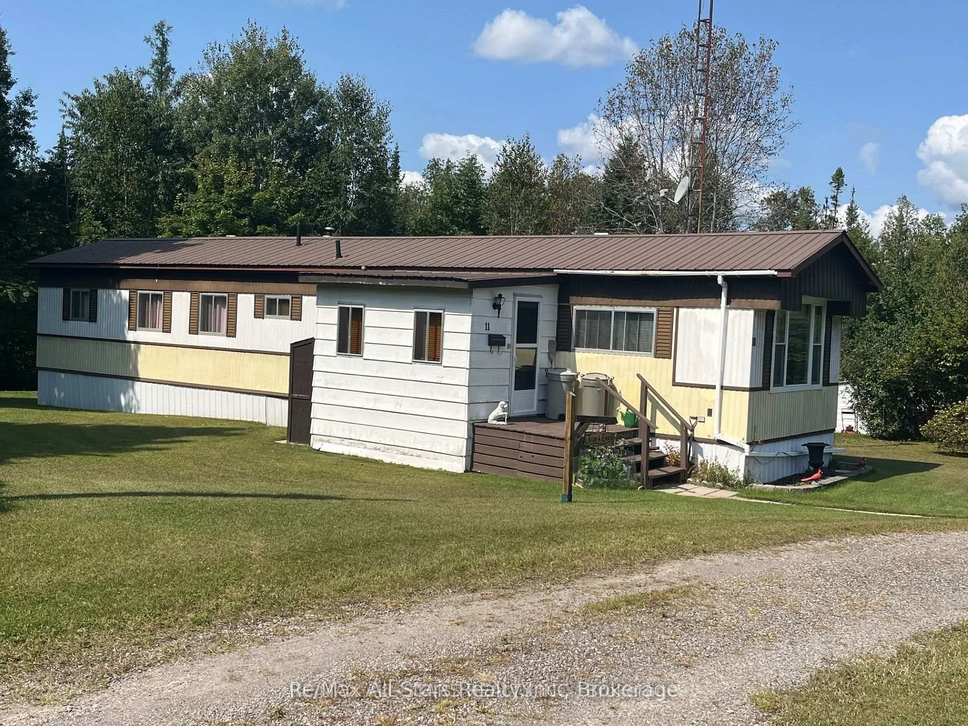 Photo 3 of 11 Beverly Road, Kawartha Lakes, Manvers — HOMEH