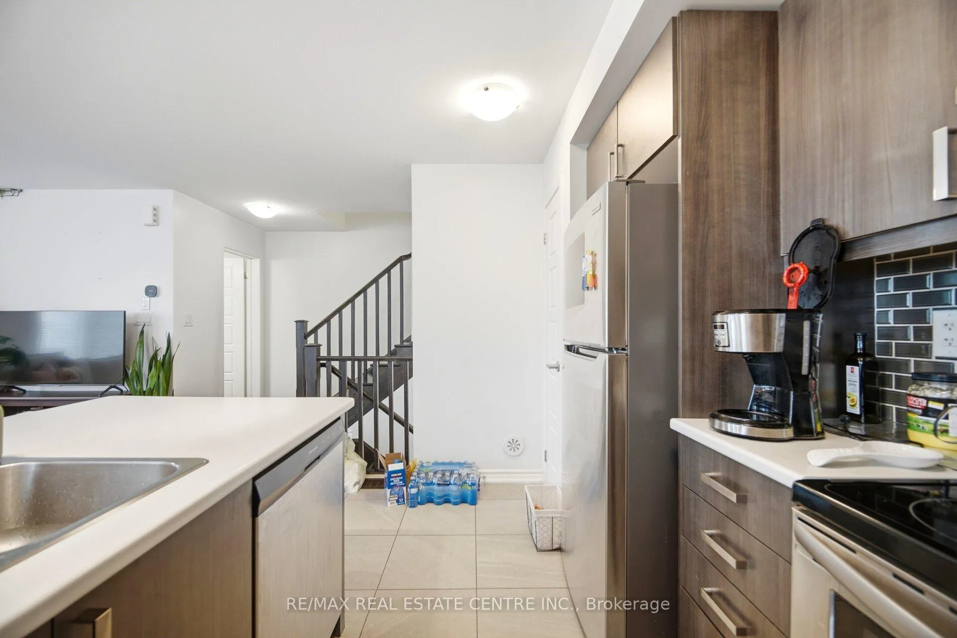 Photo 12 of 1273 Hop Place, Milton, Cobban — HOMEH
