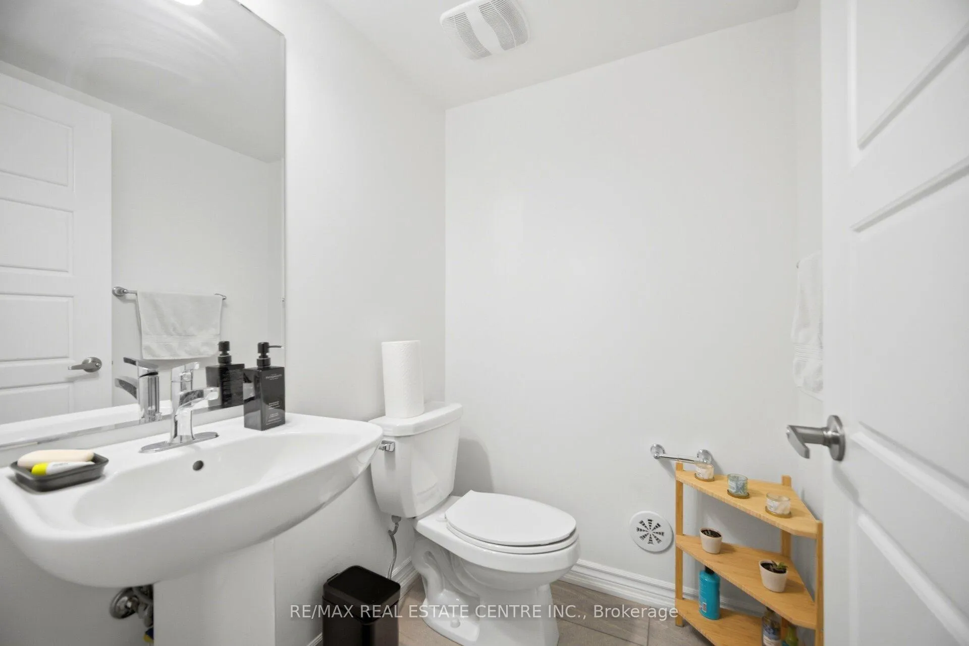 Photo 21 of 1273 Hop Place, Milton, Cobban — HOMEH