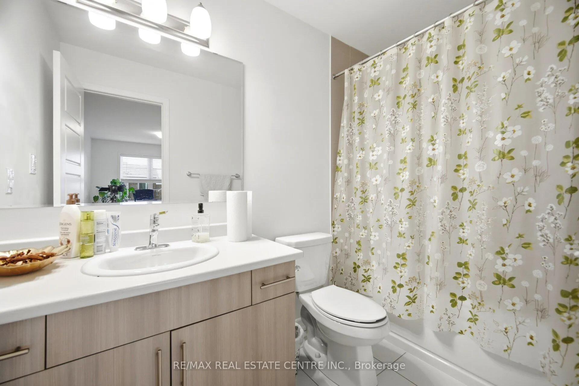Photo 33 of 1273 Hop Place, Milton, Cobban — HOMEH