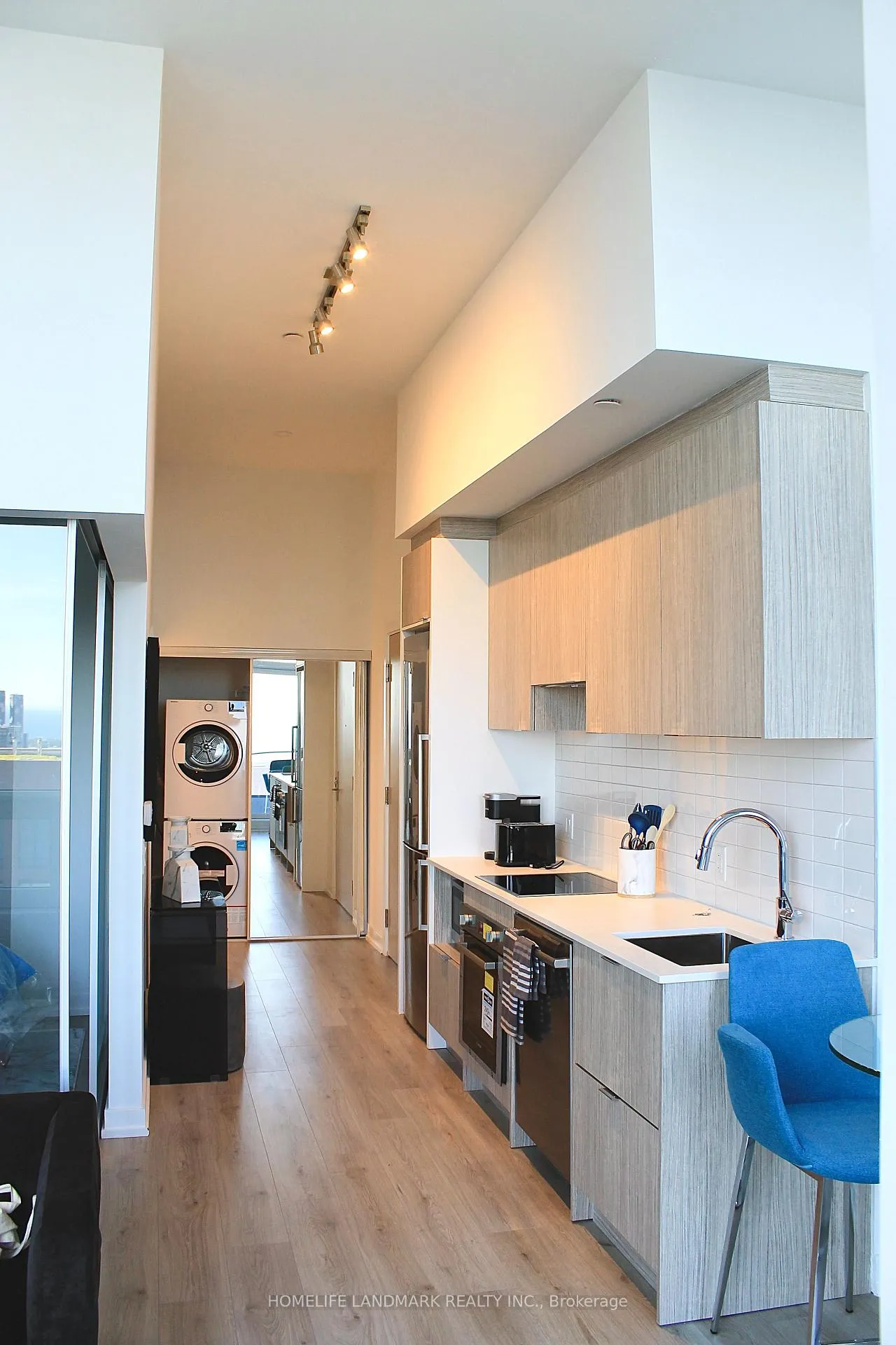 Photo 4 of Unit 5511, 395 Bloor Street E, Toronto, North St. James Town — HOMEH