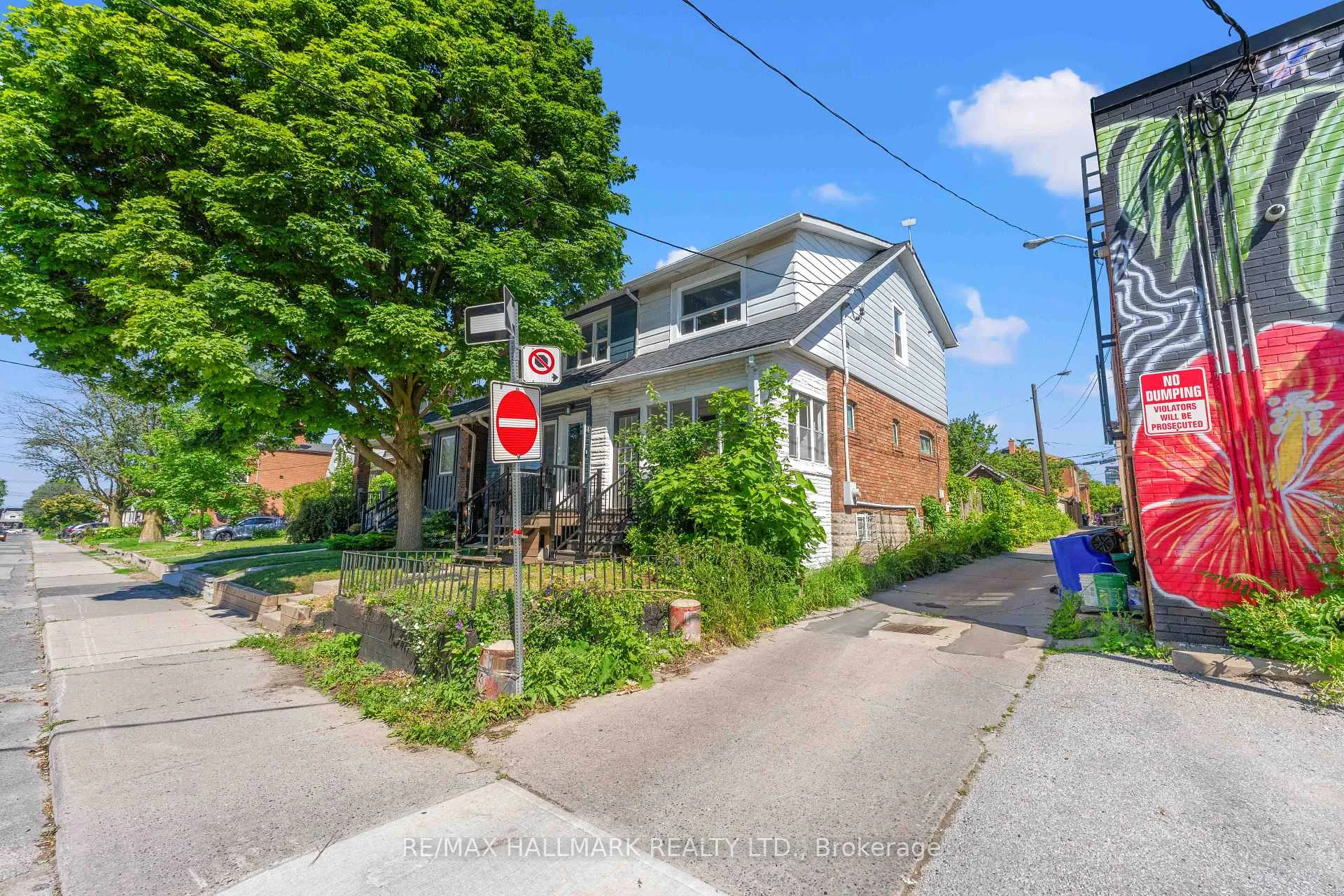 Photo 4 of 2 Amherst Avenue, Toronto, Oakwood Village — HOMEH
