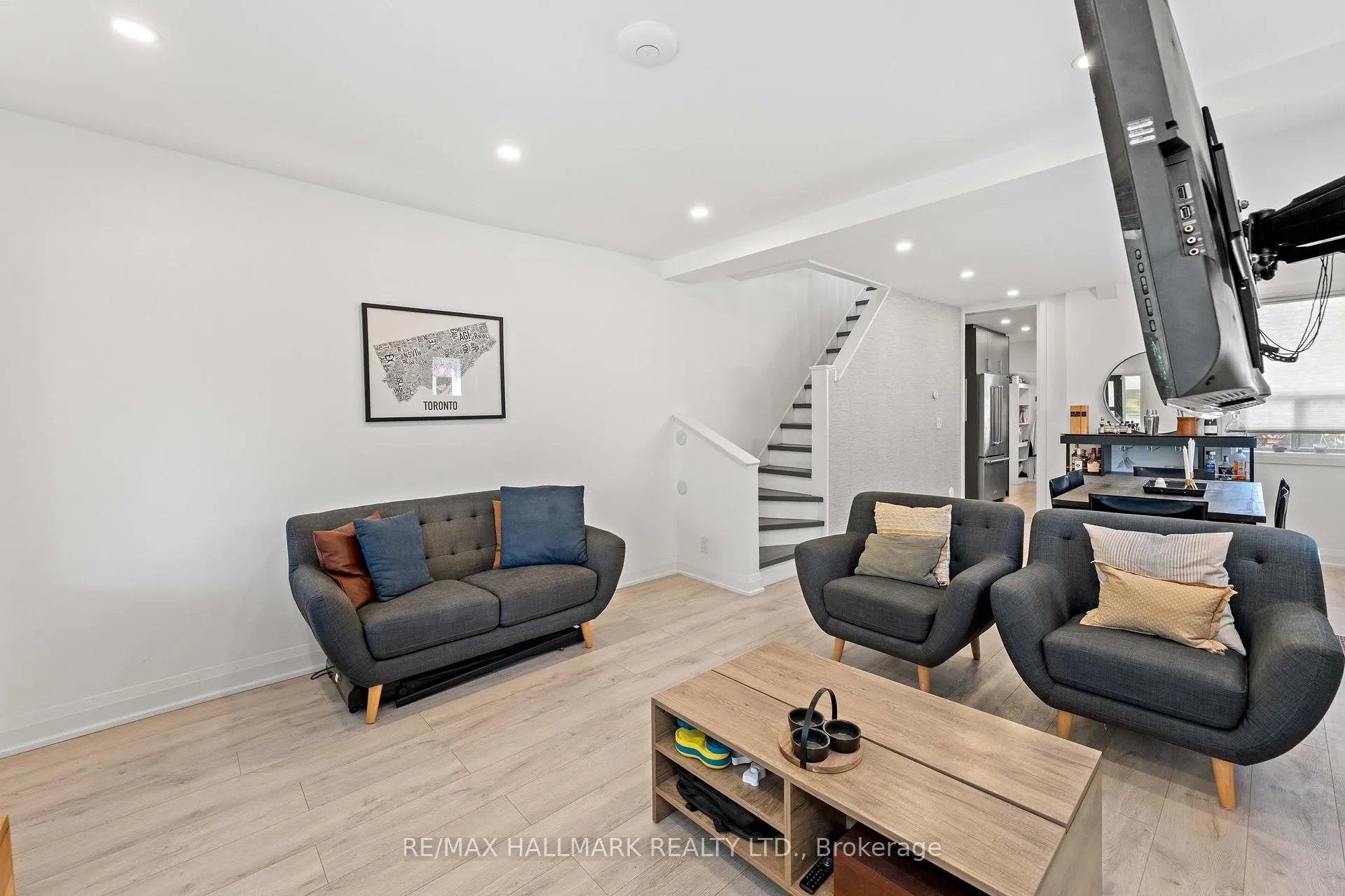 Photo 7 of 2 Amherst Avenue, Toronto, Oakwood Village — HOMEH