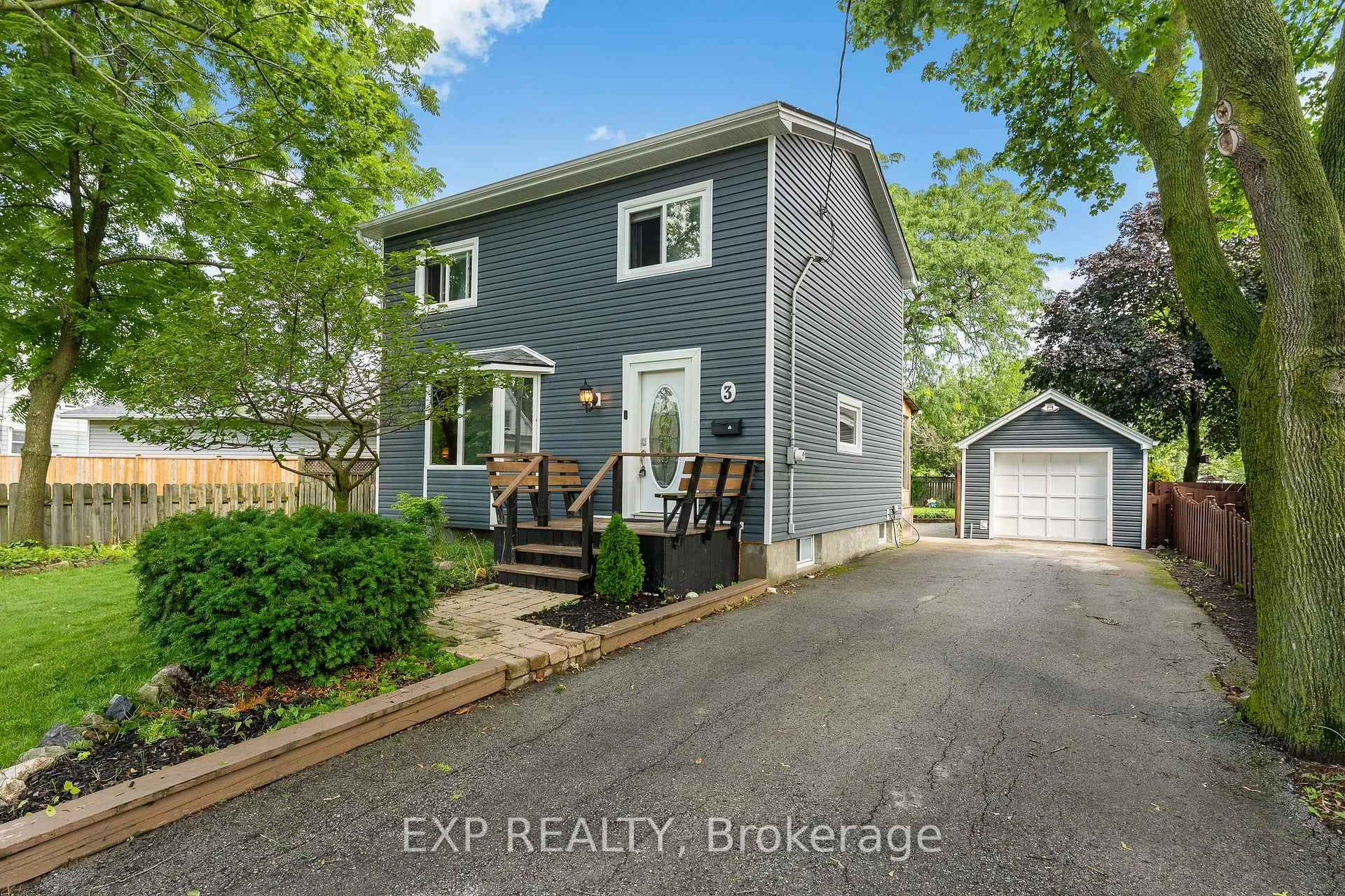 Photo 1 of 3 Winnifred Avenue, St. Catharines, Carlton/Bunting — HOMEH