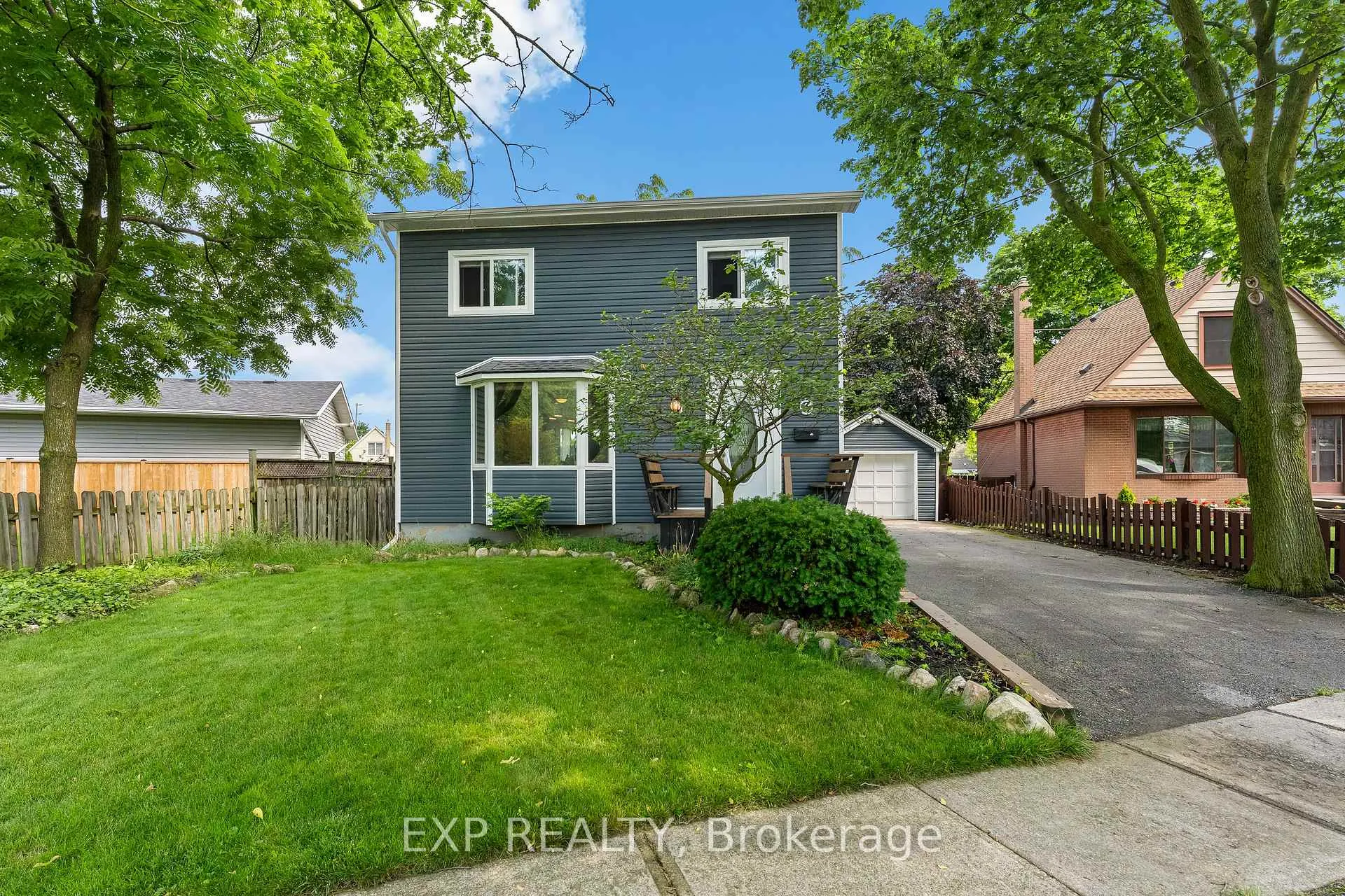 Photo 2 of 3 Winnifred Avenue, St. Catharines, Carlton/Bunting — HOMEH