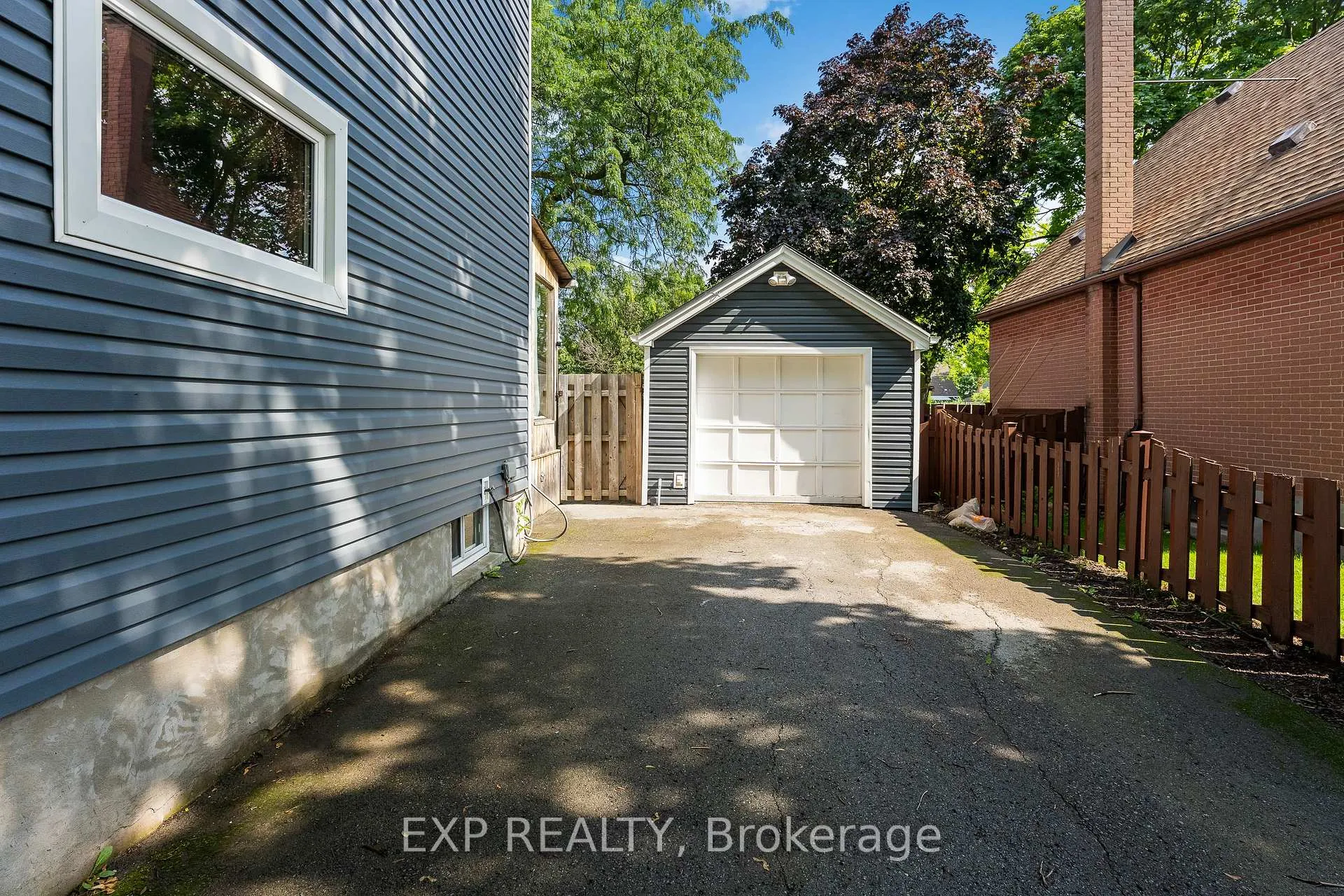 Photo 5 of 3 Winnifred Avenue, St. Catharines, Carlton/Bunting — HOMEH