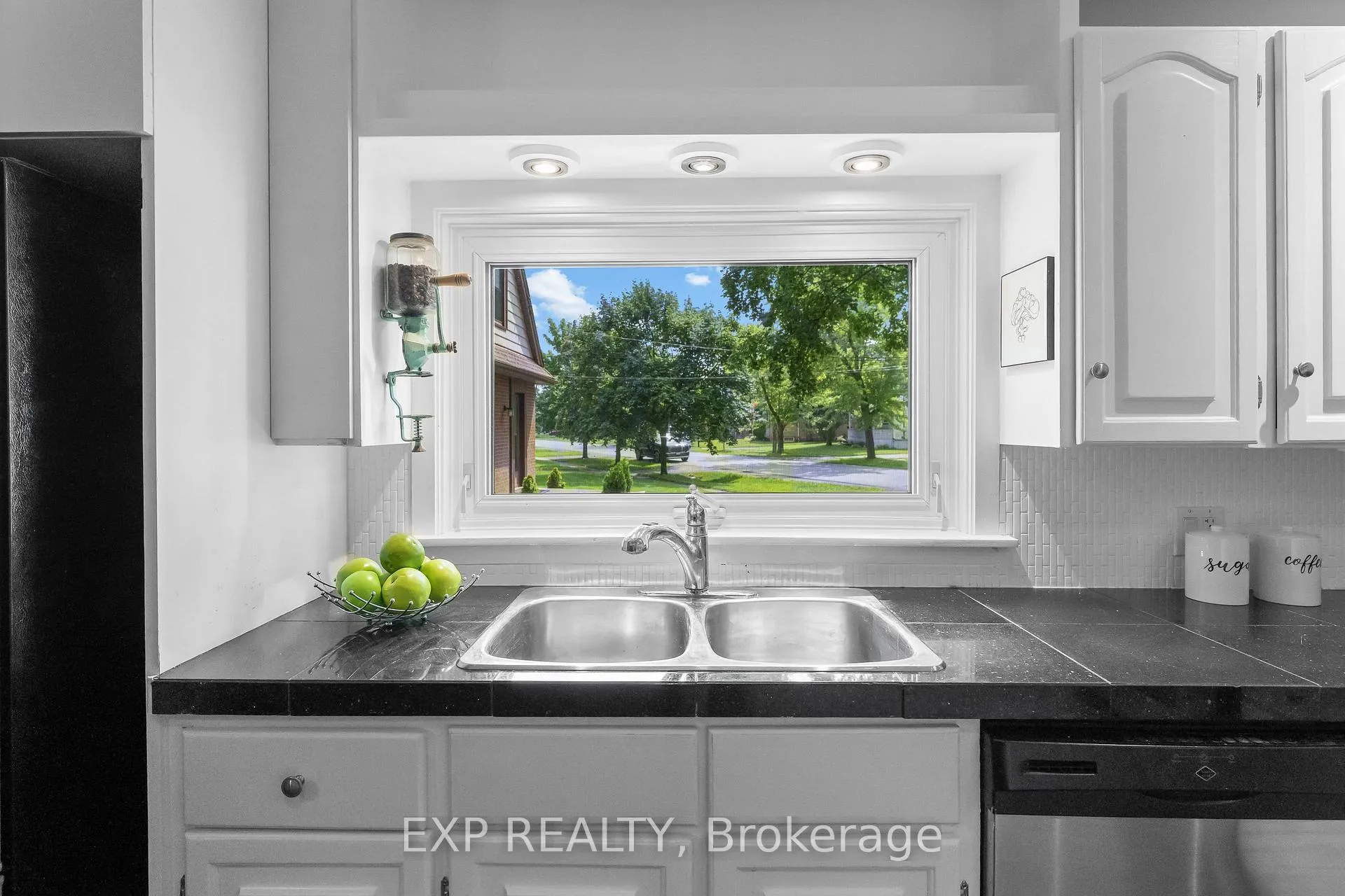 Photo 16 of 3 Winnifred Avenue, St. Catharines, Carlton/Bunting — HOMEH