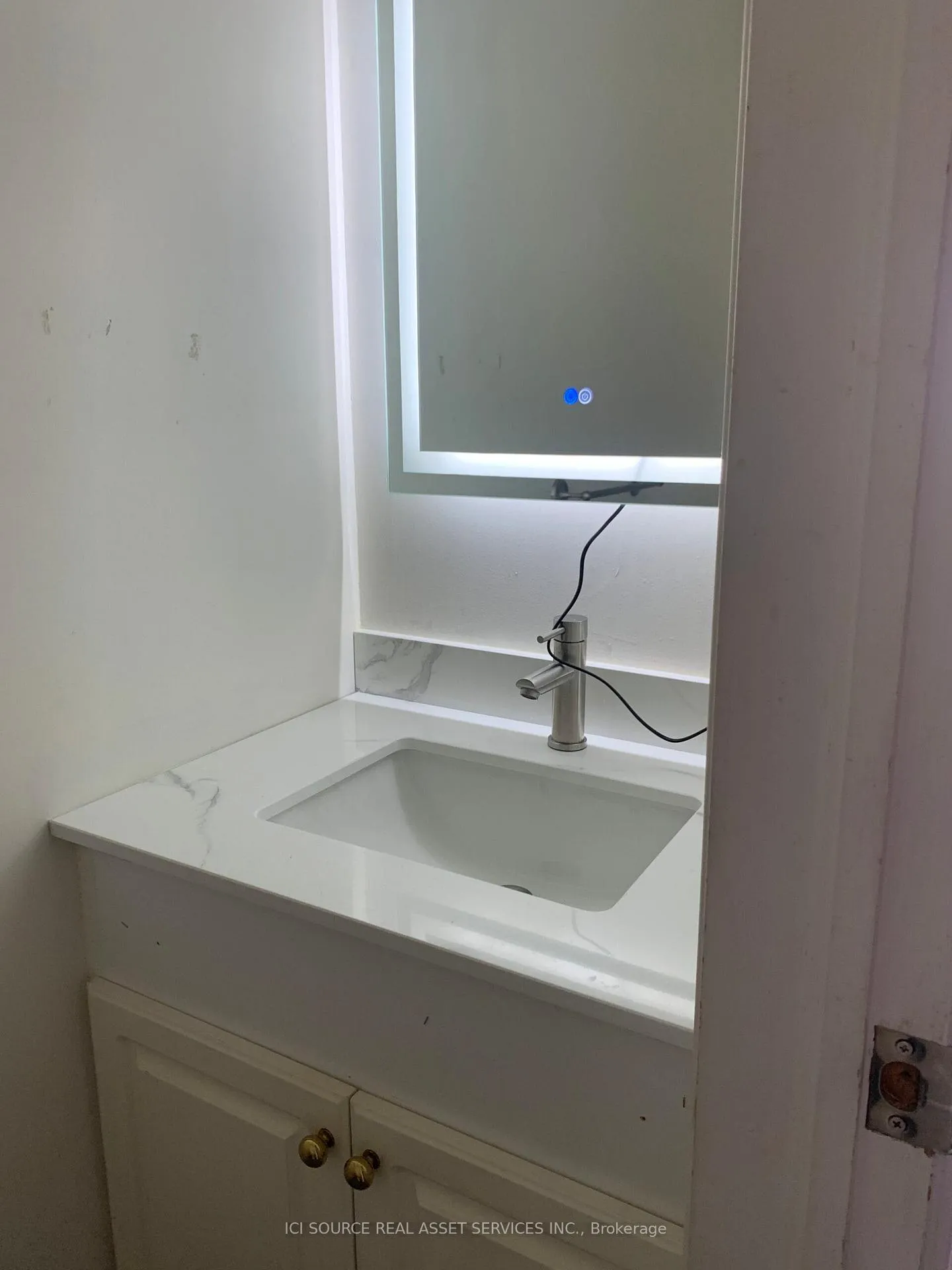 Photo 9 of 19 Tanoak Drive, London, North E — HOMEH