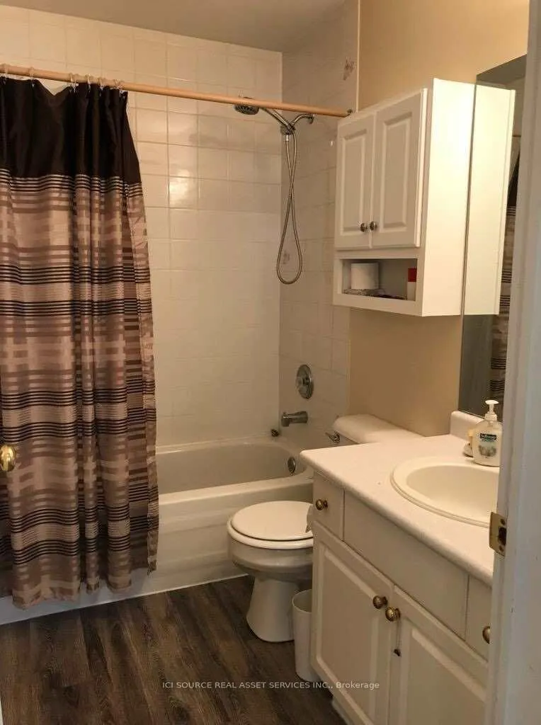 Photo 13 of 19 Tanoak Drive, London, North E — HOMEH