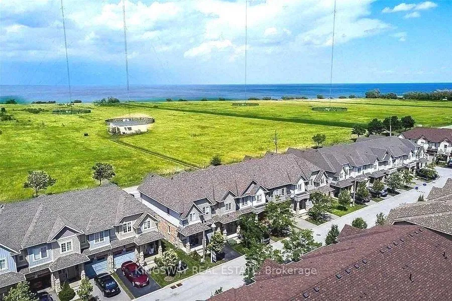Photo 4 of Unit 5, 7 Lakelawn Road, Grimsby, Grimsby Beach — HOMEH