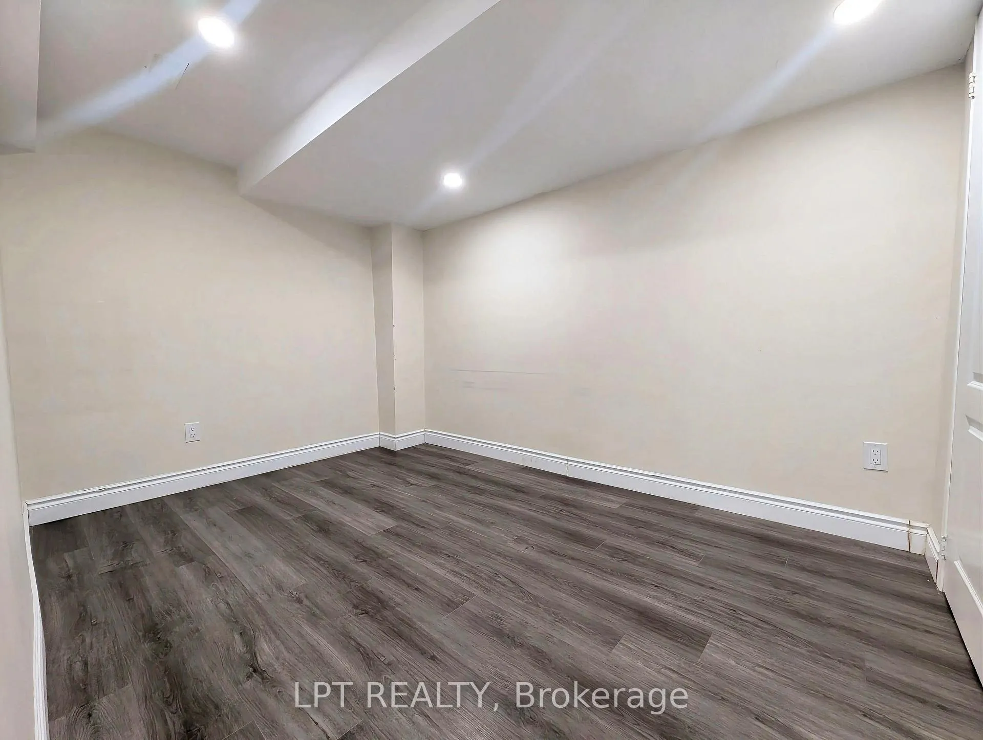 Photo 19 of 22 Dufay Road, Brampton, Northwest Brampton — HOMEH