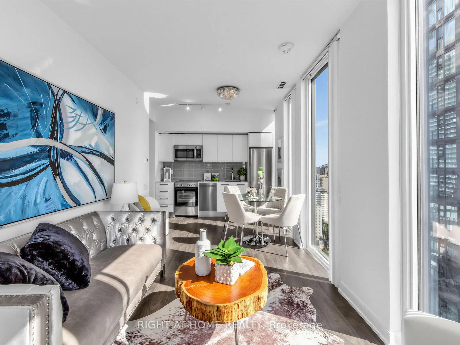 Photo 7 of Unit 2504, 28 Wellesley Street, Toronto, Church-Yonge Corridor — HOMEH