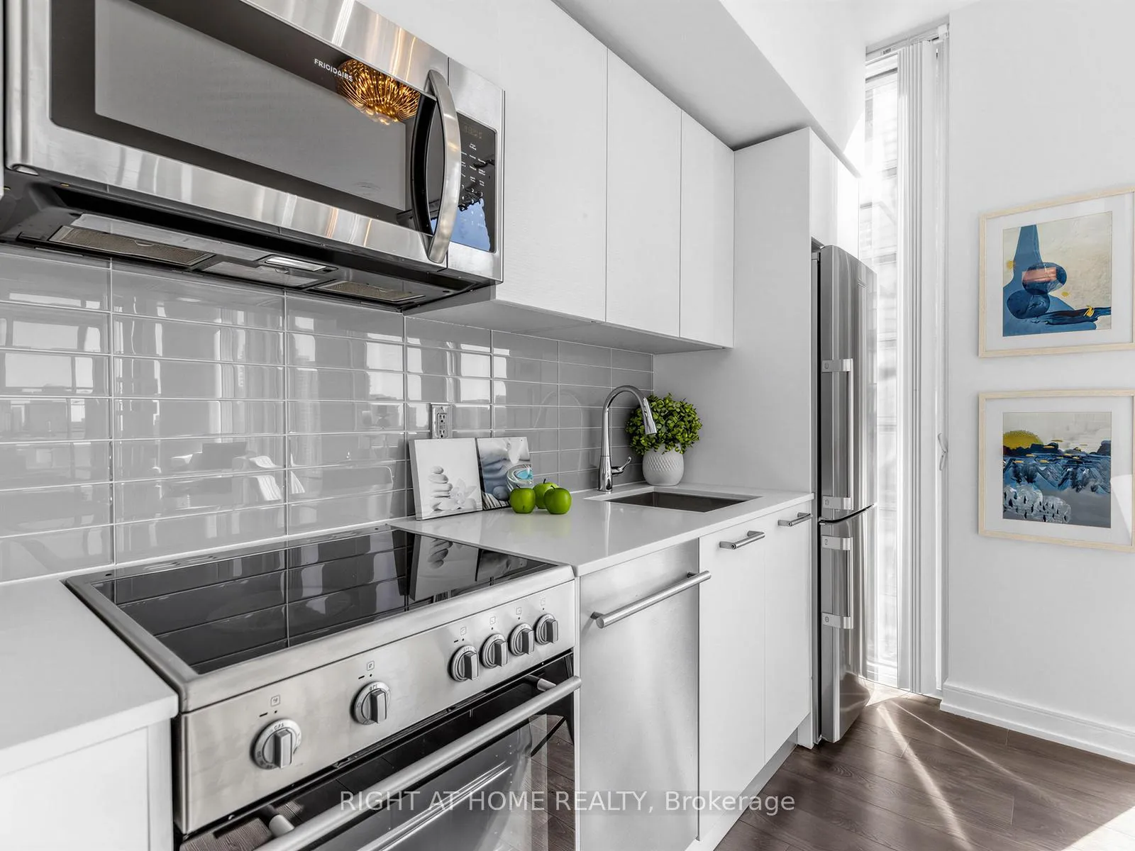 Photo 10 of Unit 2504, 28 Wellesley Street, Toronto, Church-Yonge Corridor — HOMEH