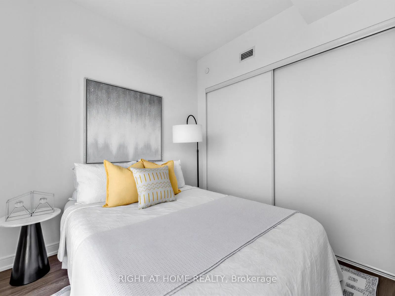 Photo 17 of Unit 2504, 28 Wellesley Street, Toronto, Church-Yonge Corridor — HOMEH